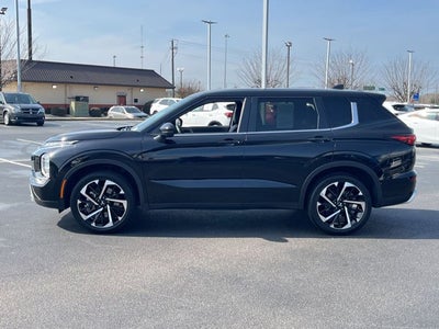 2024 Mitsubishi Outlander SE