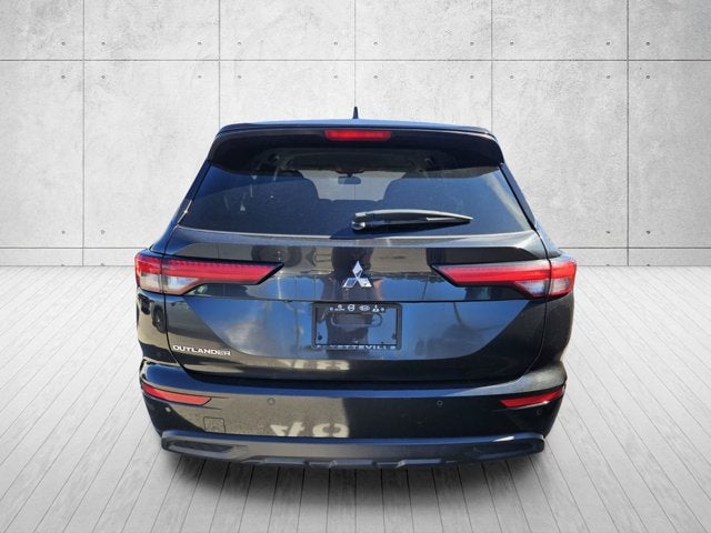 2022 Mitsubishi Outlander ES