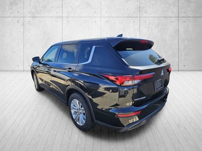 2022 Mitsubishi Outlander ES