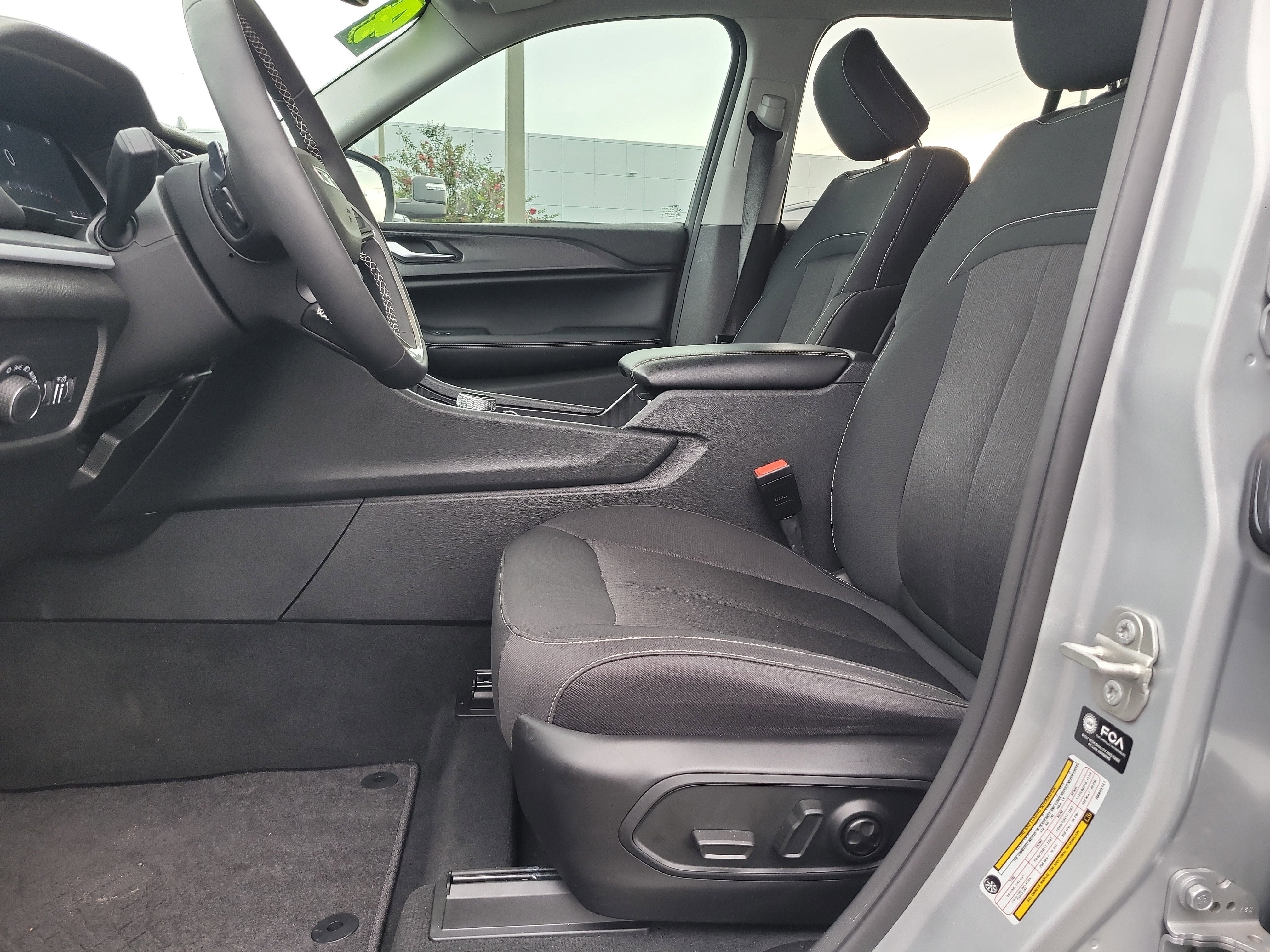 2024 Jeep Grand Cherokee Laredo