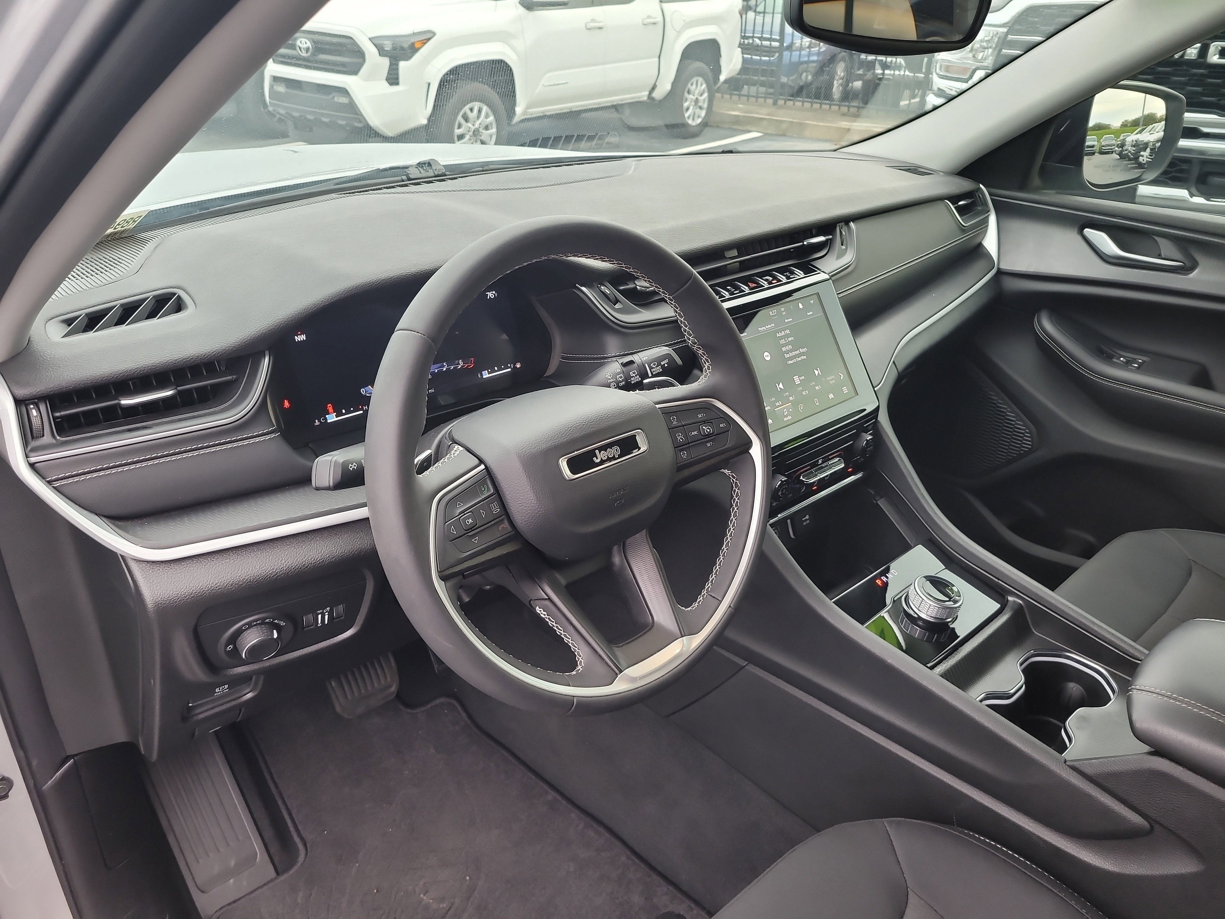 2024 Jeep Grand Cherokee Laredo