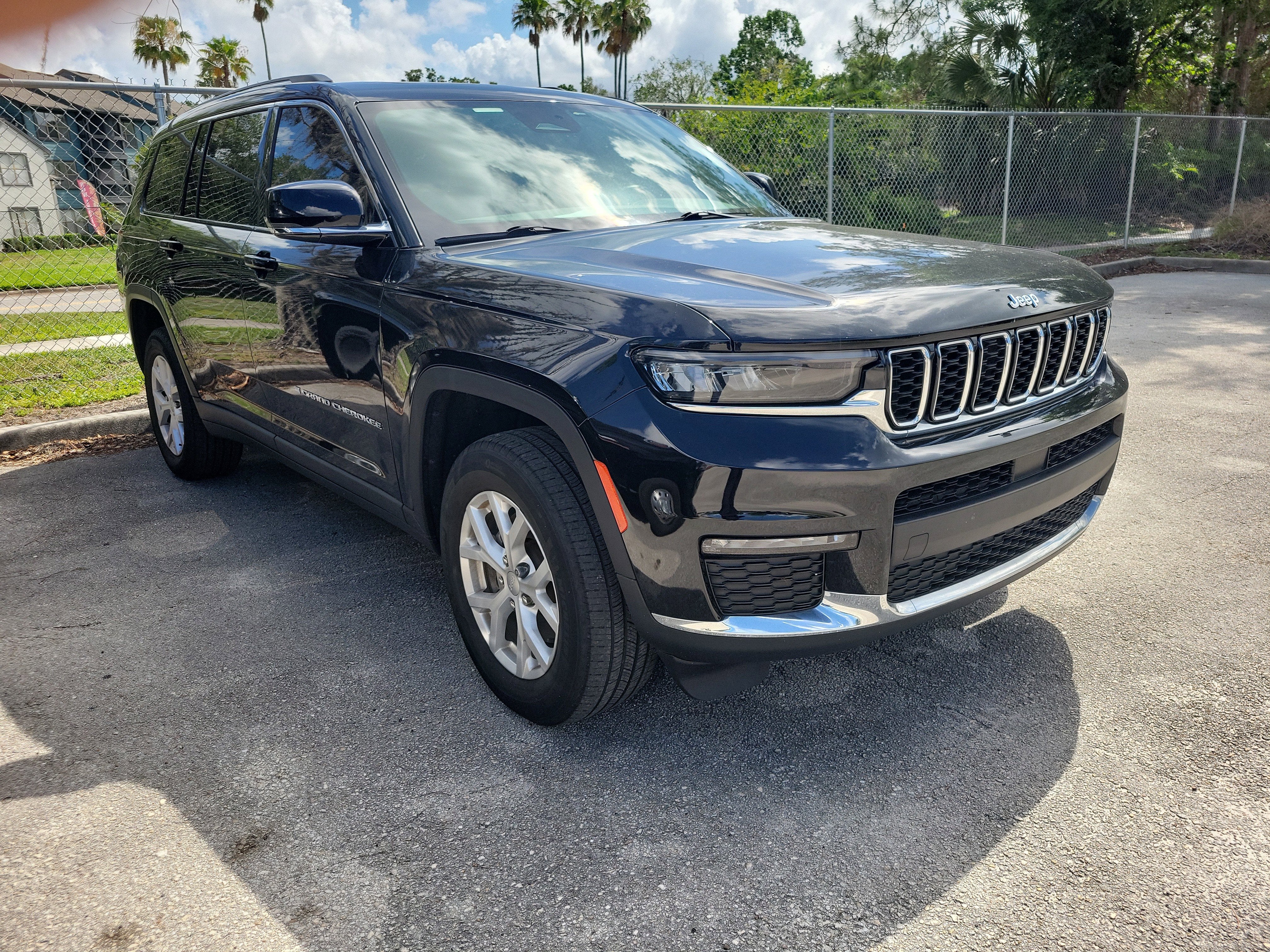 2022 Jeep Grand Cherokee L Limited 4x4's photo