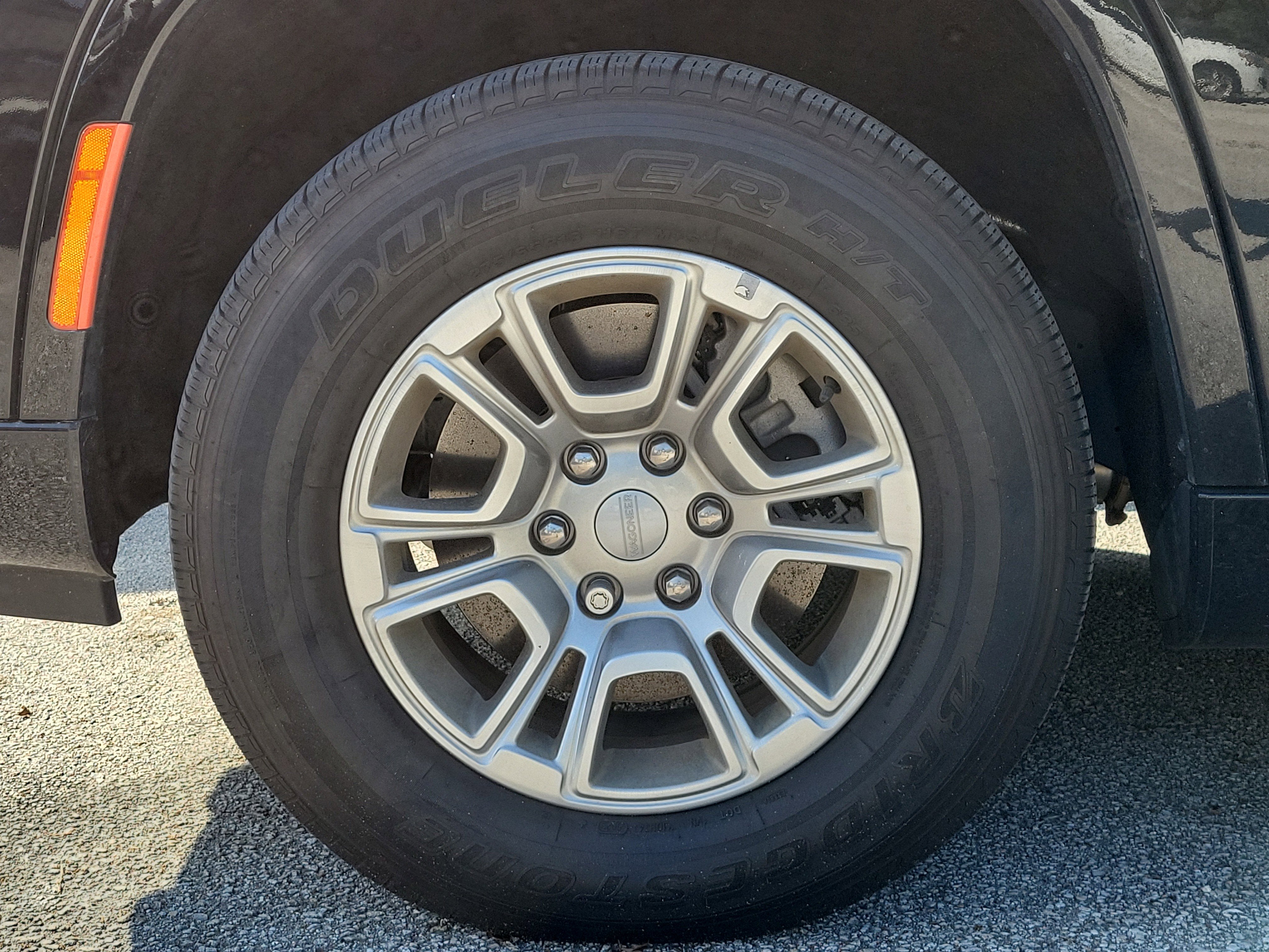 2024 Jeep Wagoneer 4x2