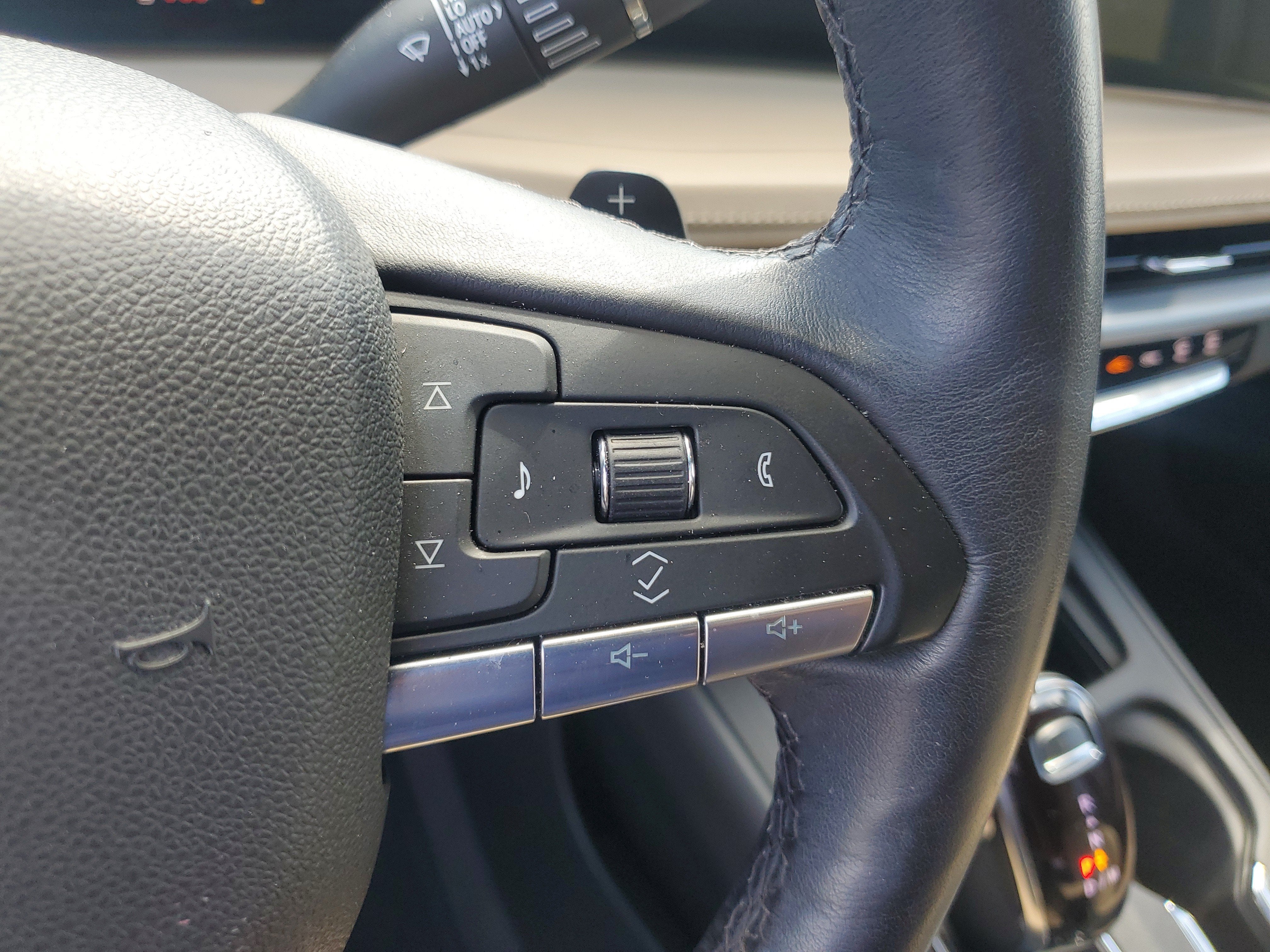 2024 Cadillac XT4 FWD Premium Luxury