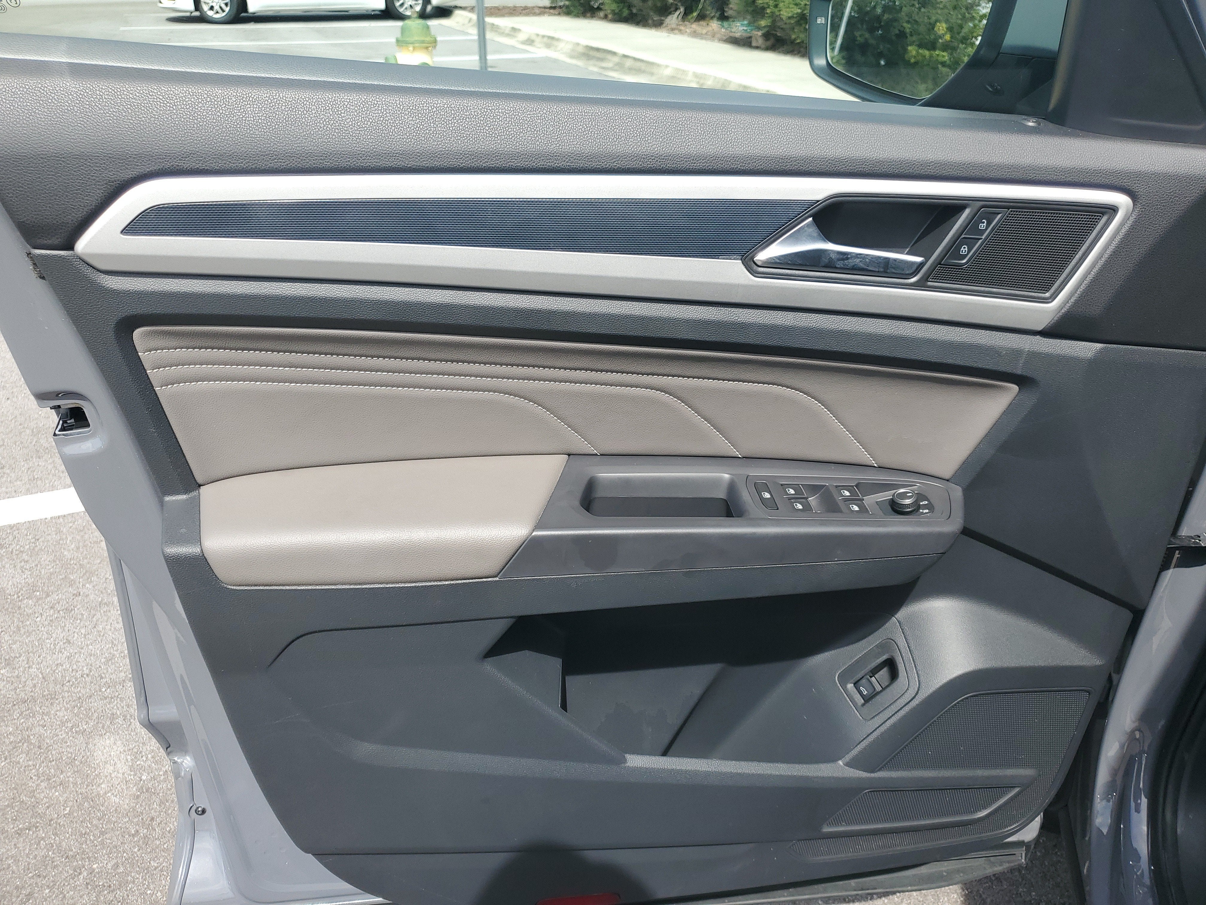 2021 Volkswagen Atlas Cross Sport 3.6L V6 SE w/Technology R-Line