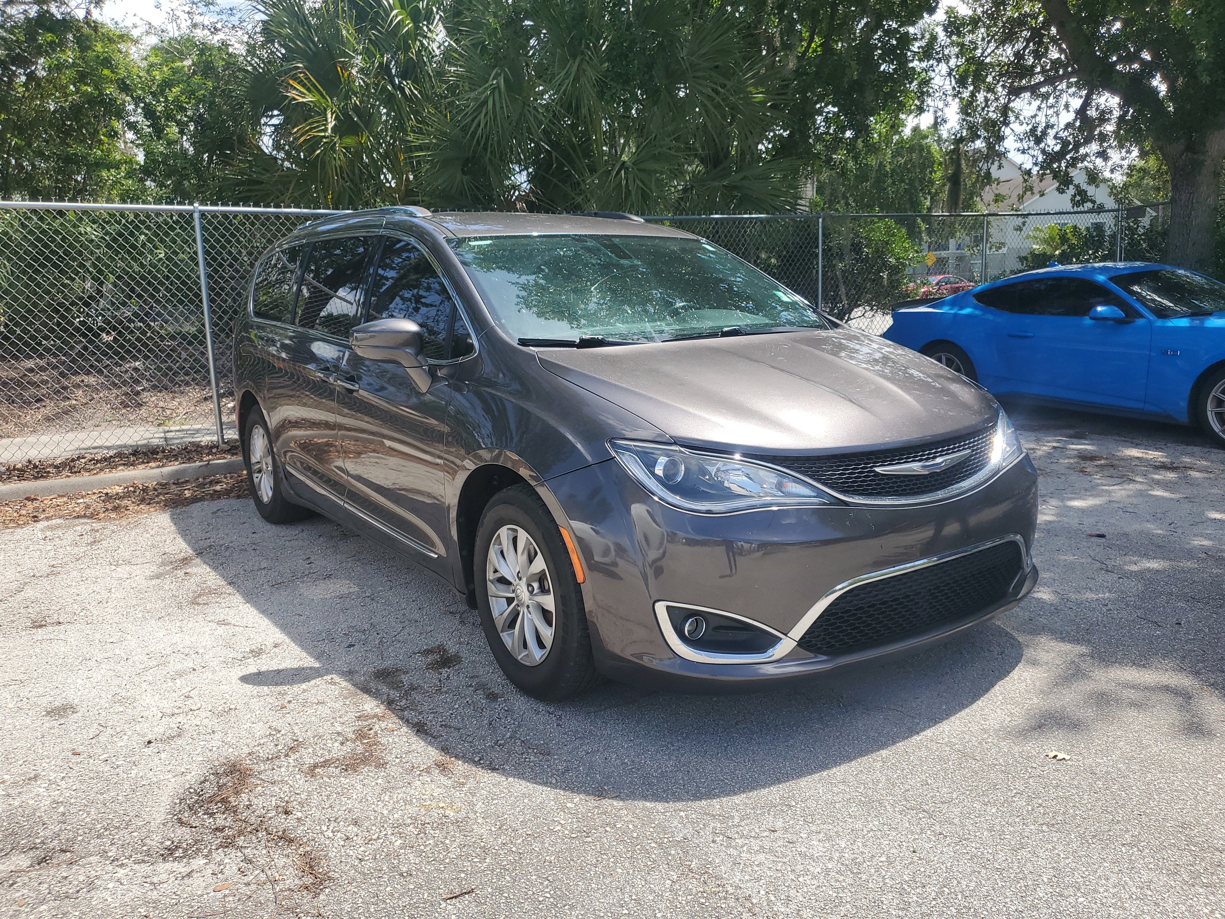 2018 Chrysler Pacifica Touring L's photo