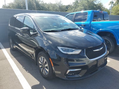 2023 Chrysler Pacifica Hybrid Touring L