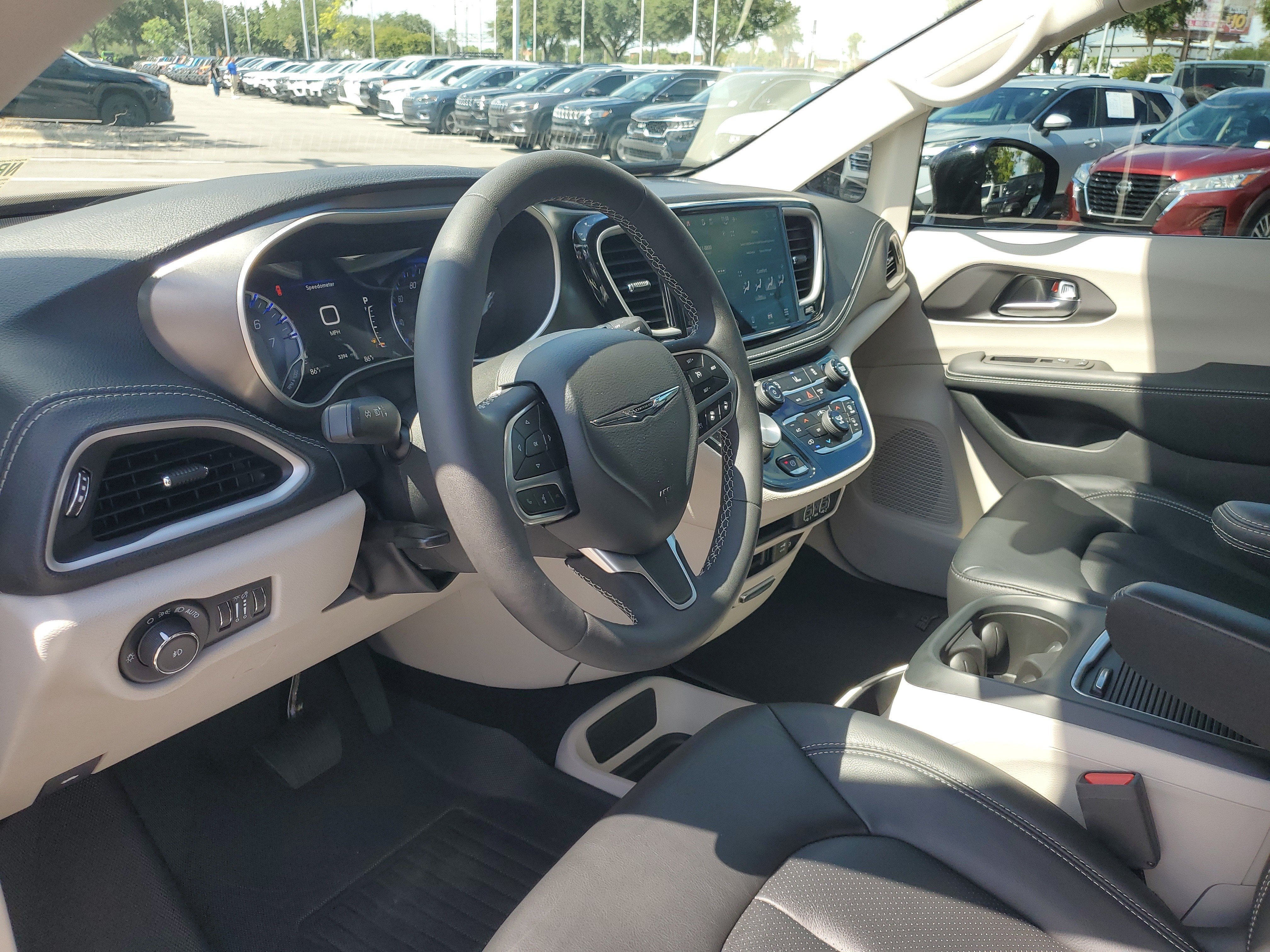 2022 Chrysler Pacifica Touring L