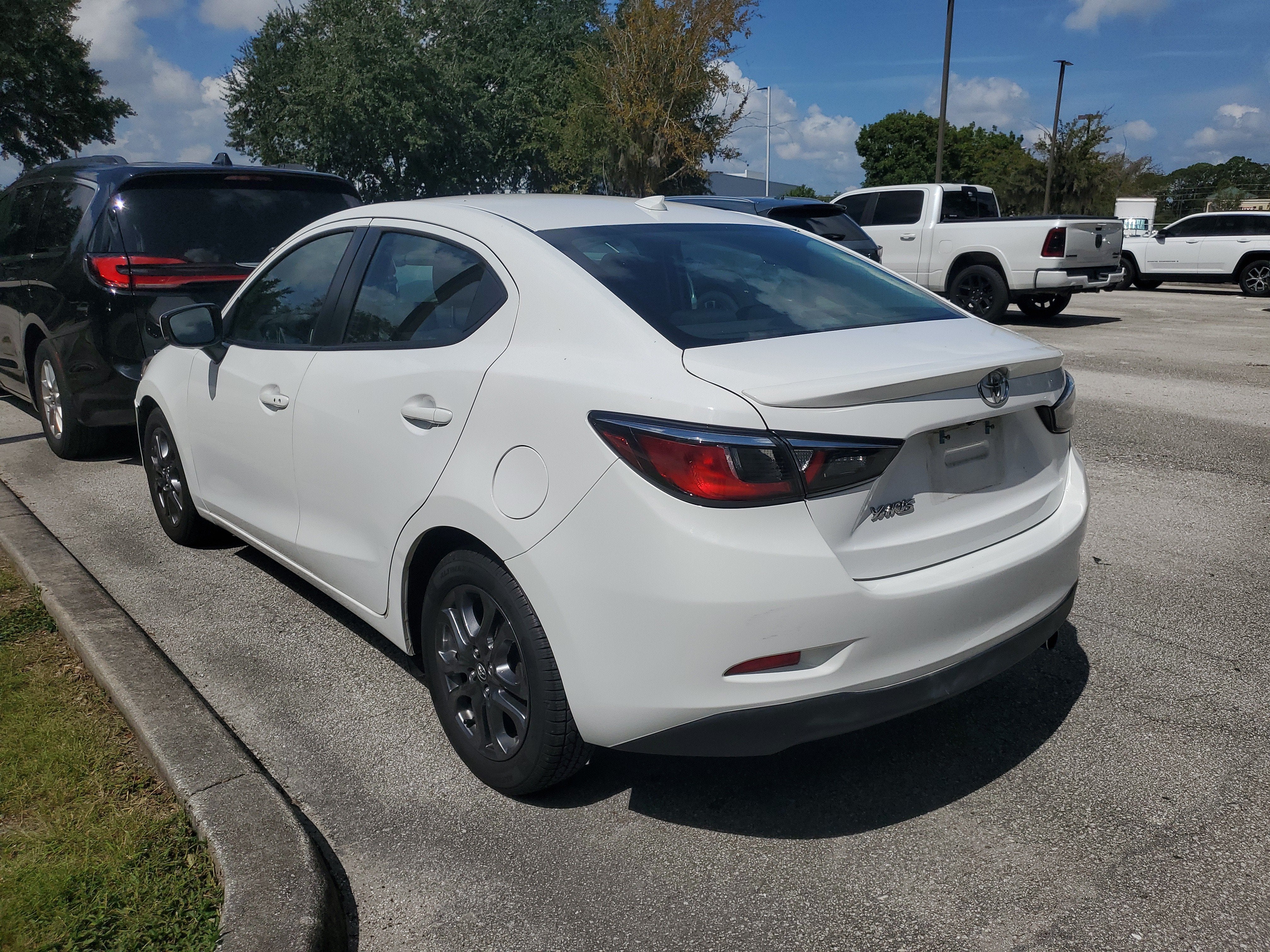 2019 Toyota Yaris Sedan LE
