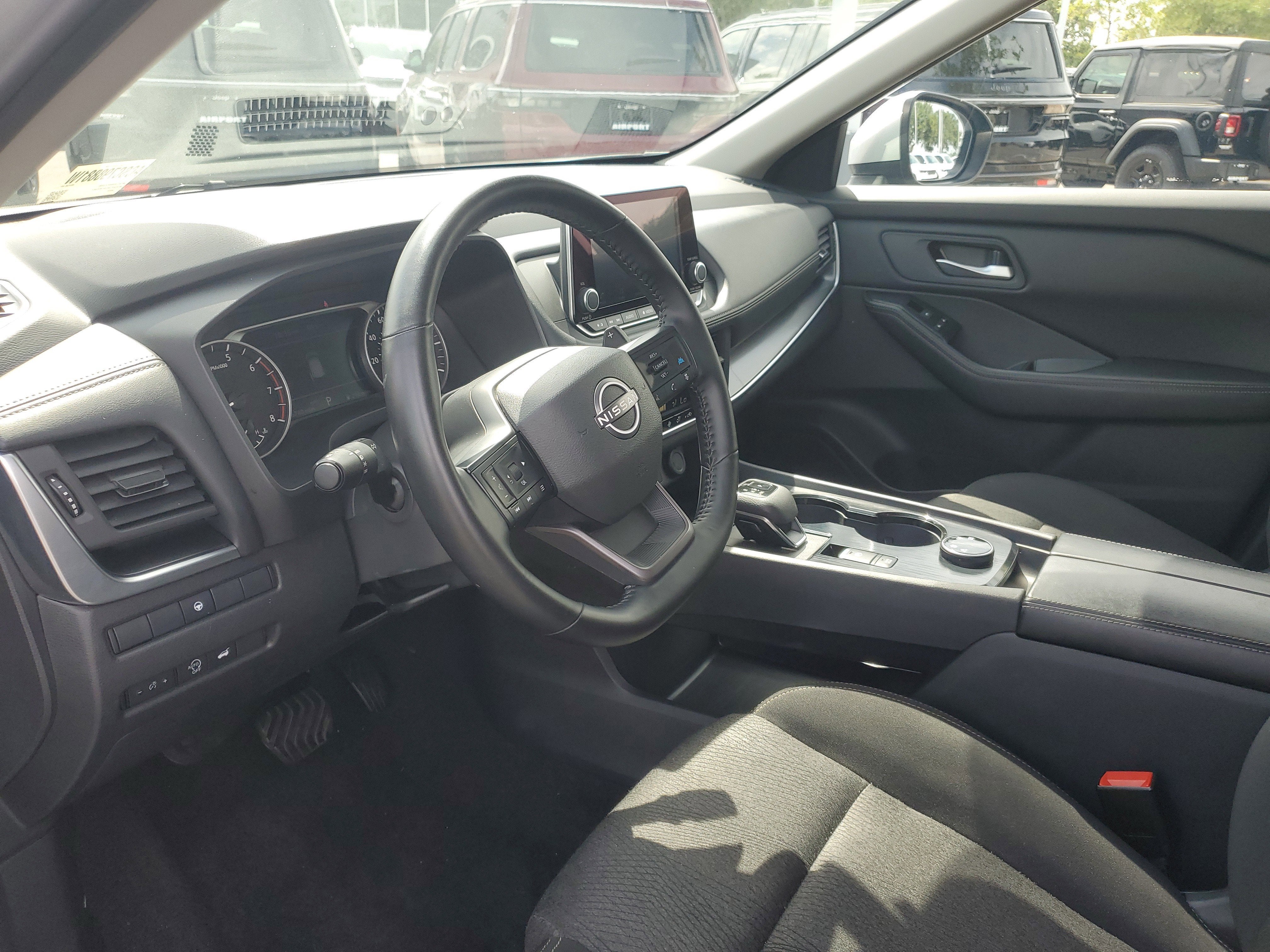 2025 Nissan Rogue SV