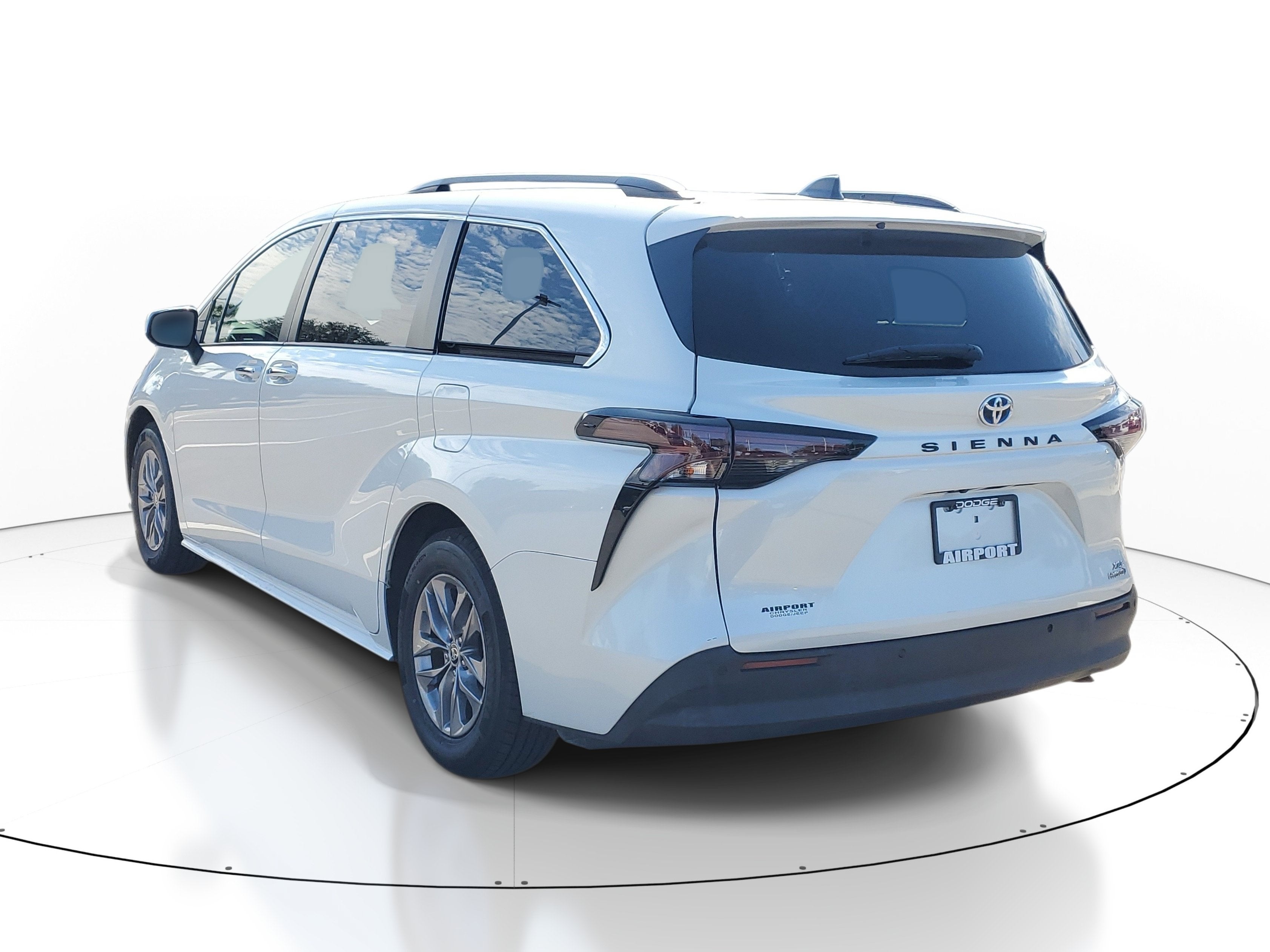 2023 Toyota Sienna XLE