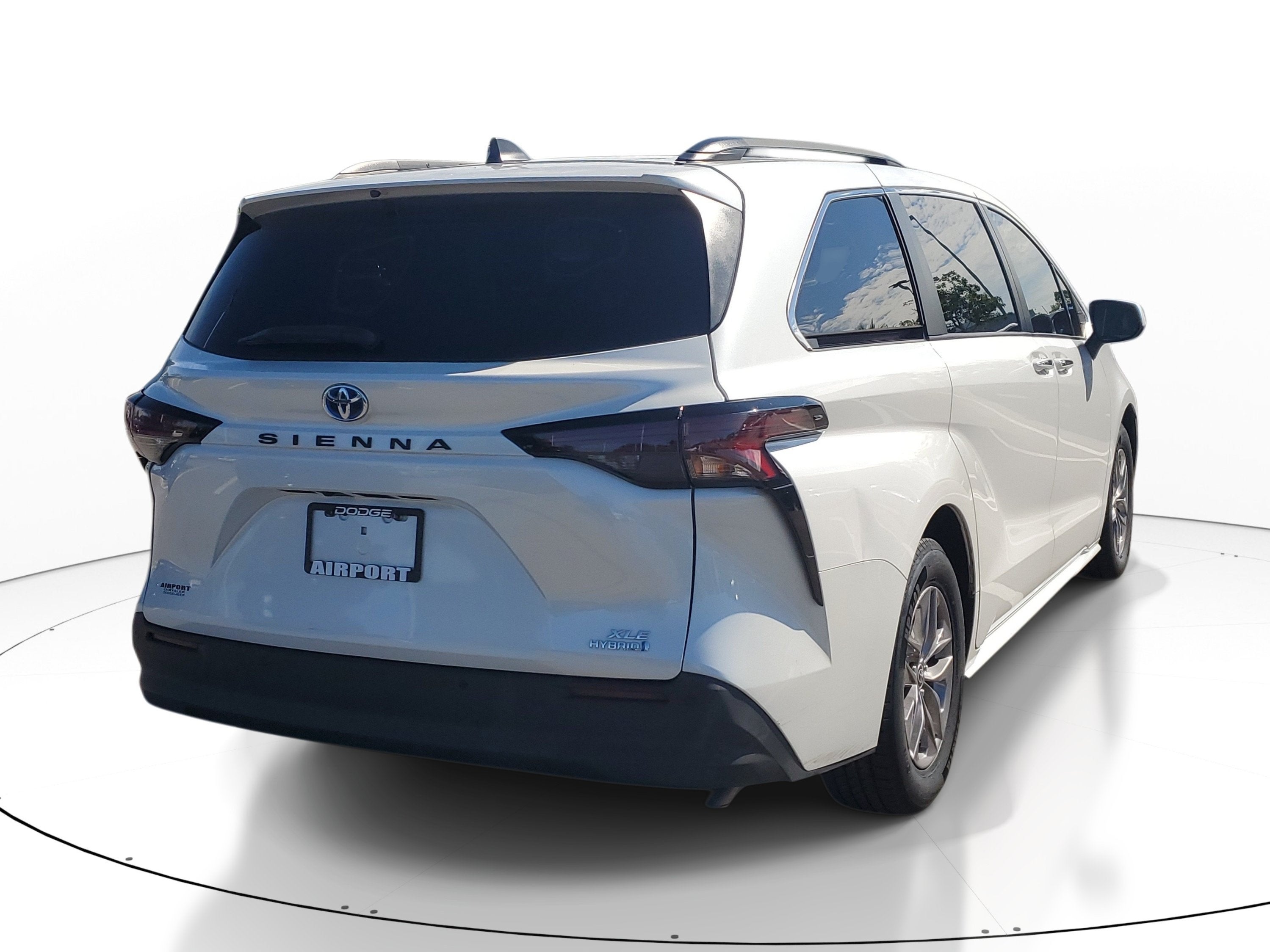 2023 Toyota Sienna XLE