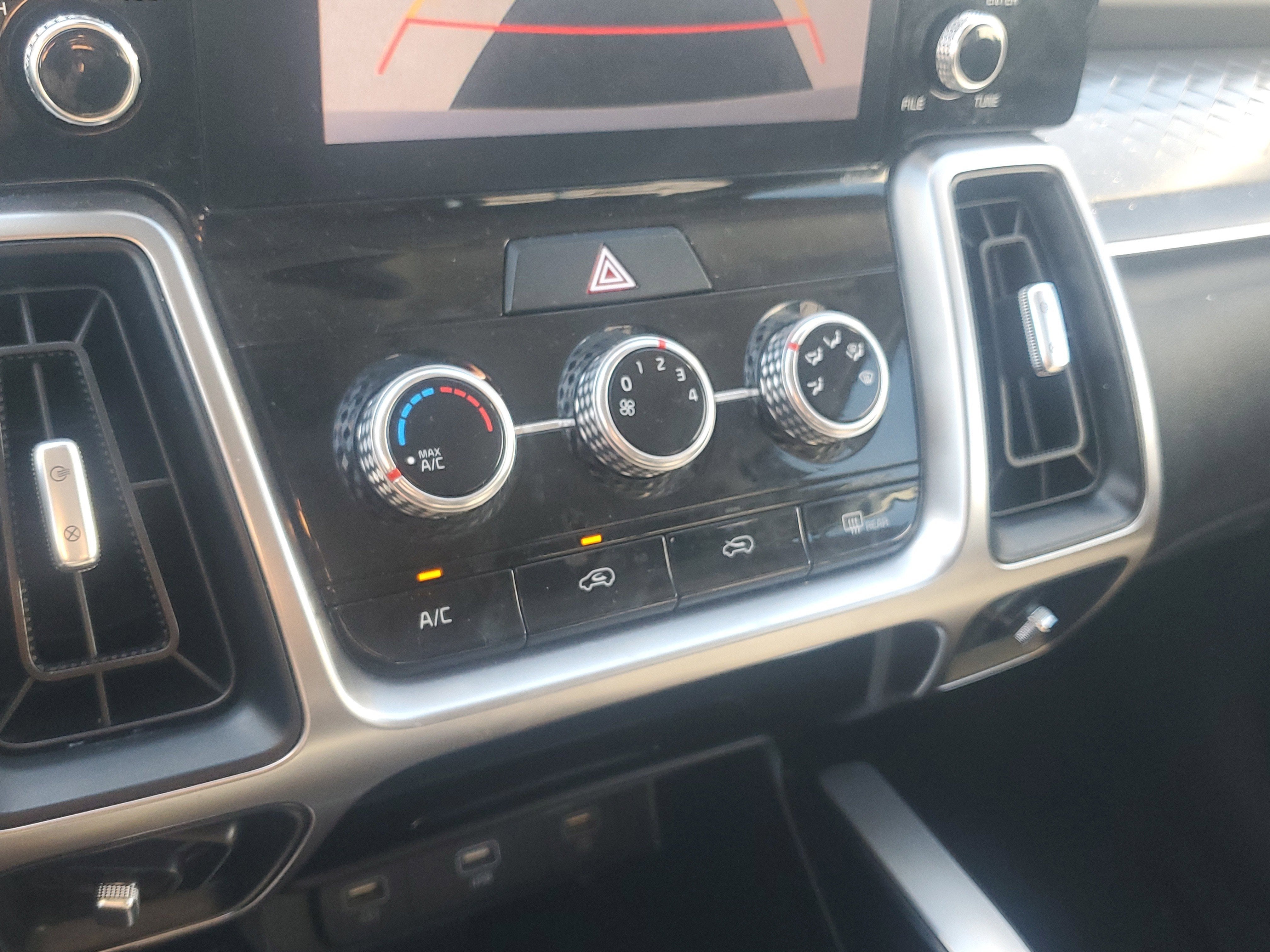 2023 Kia Sorento LX