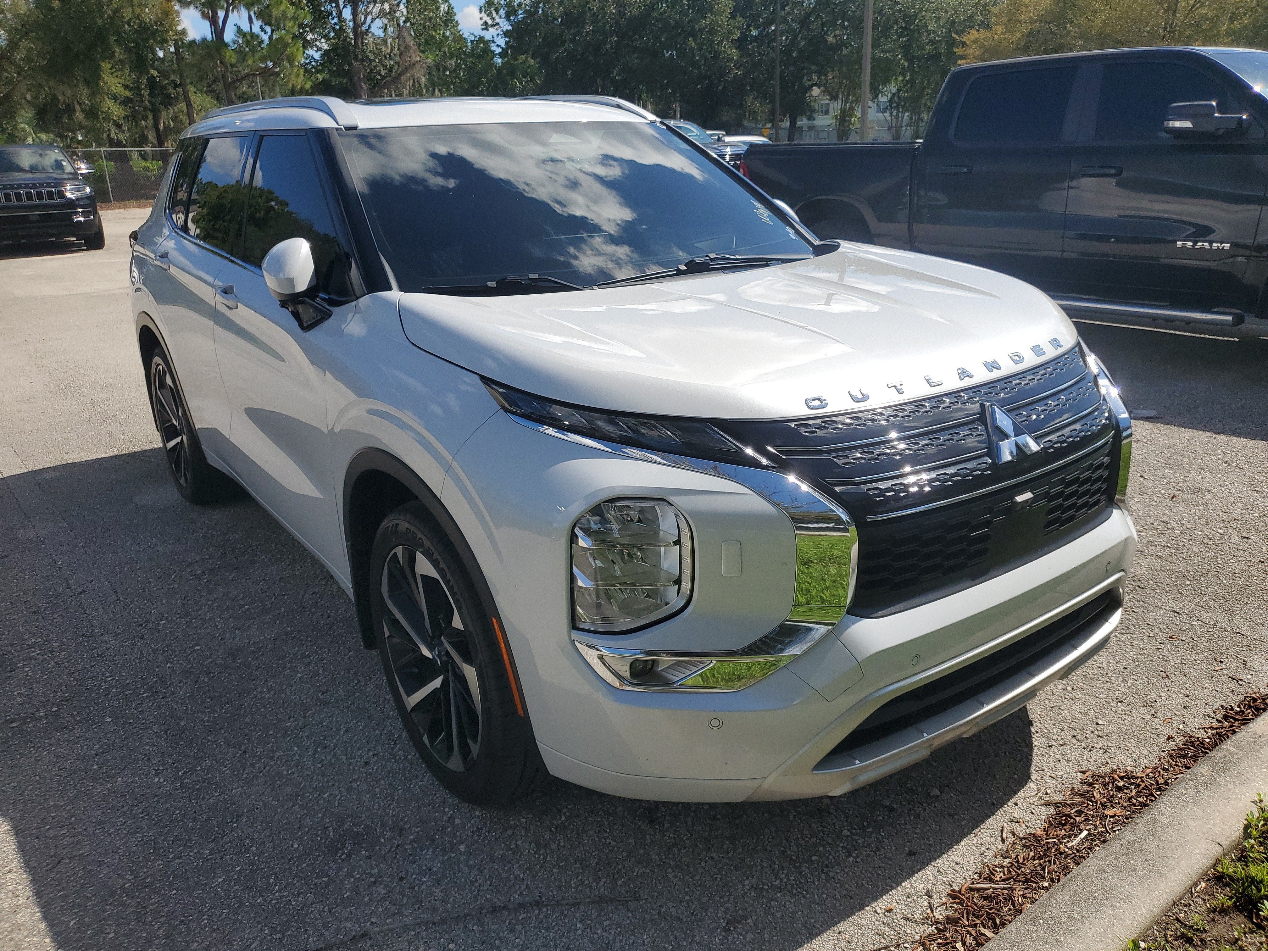 2023 Mitsubishi Outlander SEL