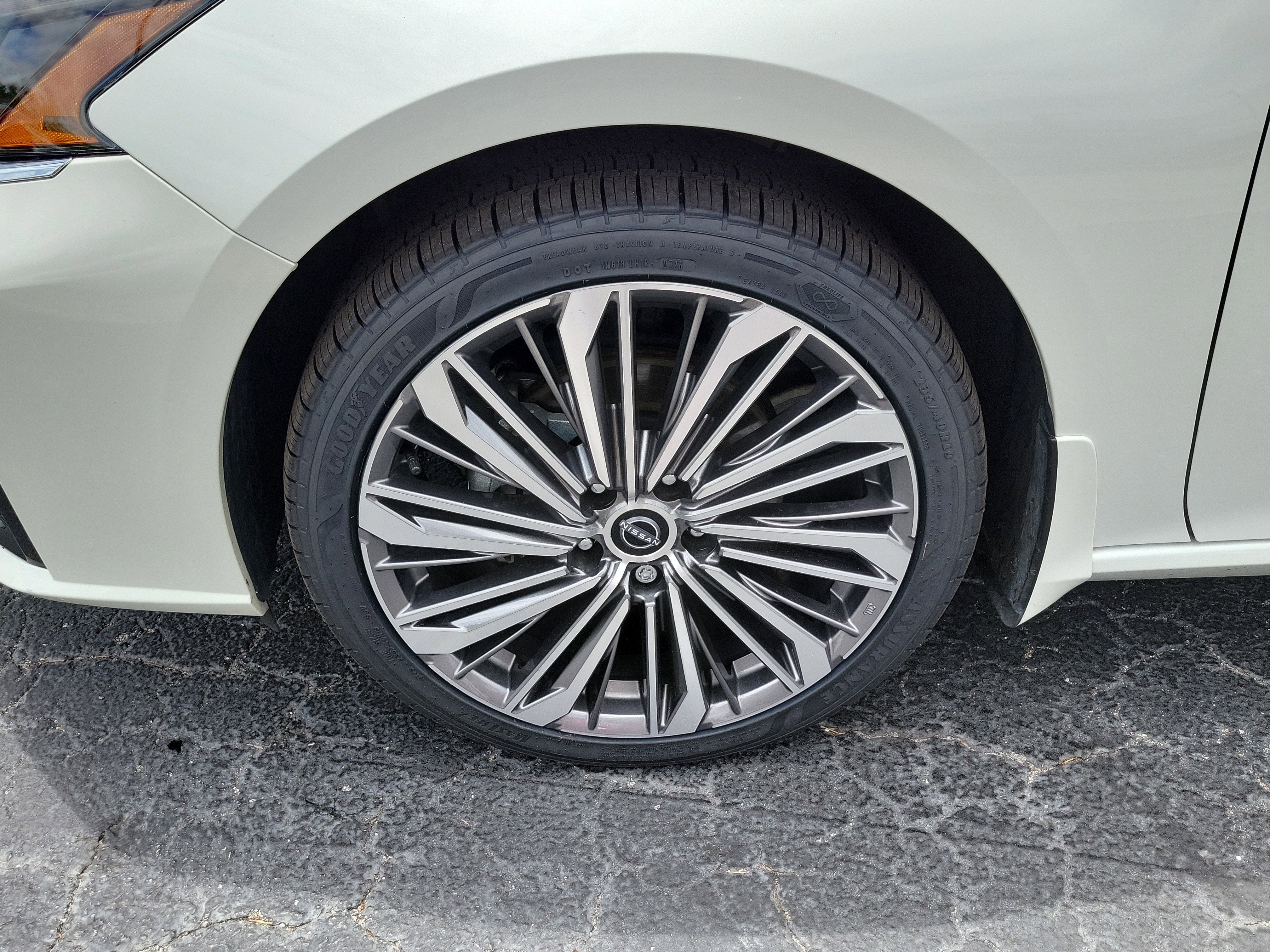 2023 Nissan Altima 2.5 SL