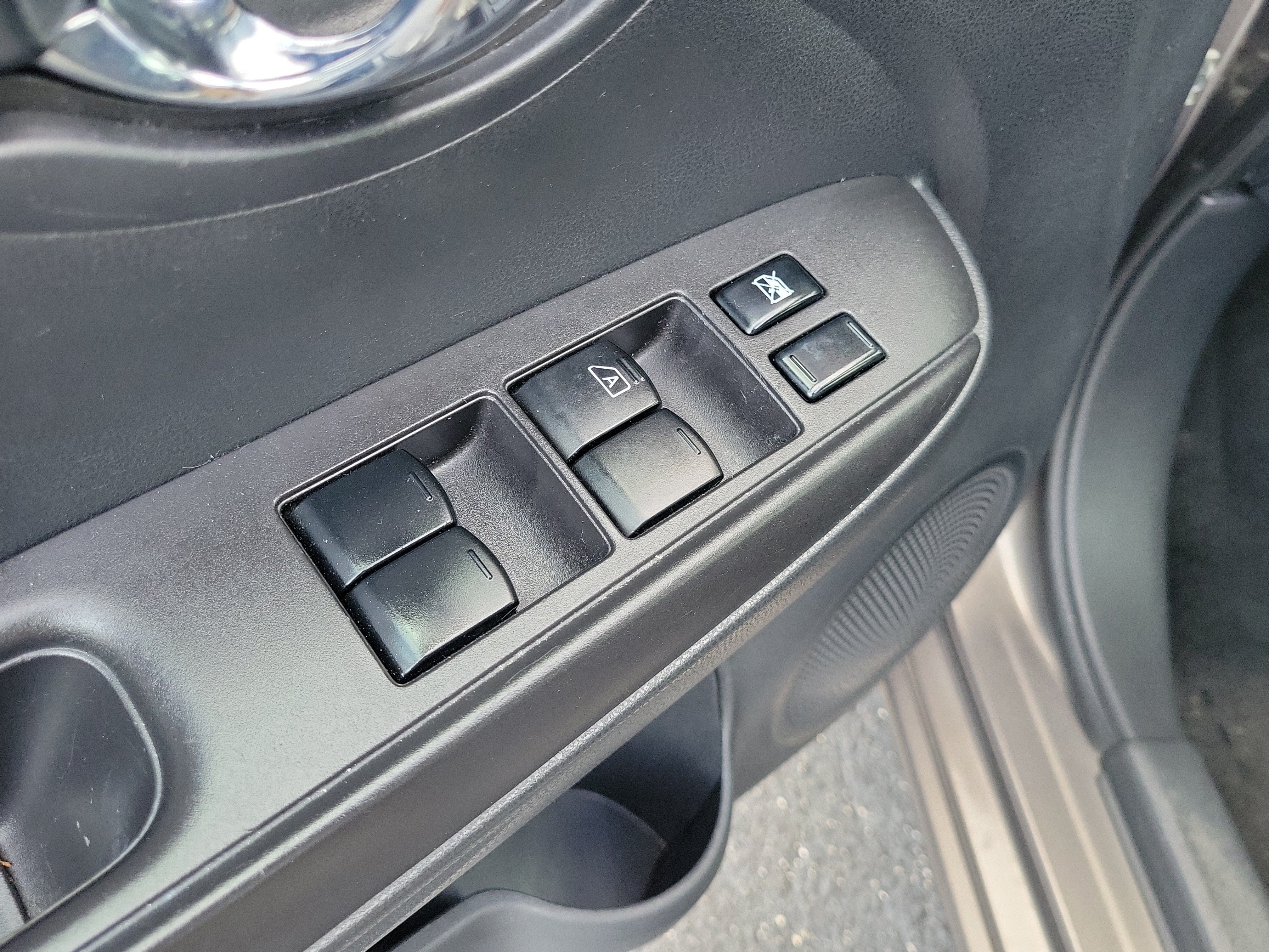 2016 Nissan Versa SL