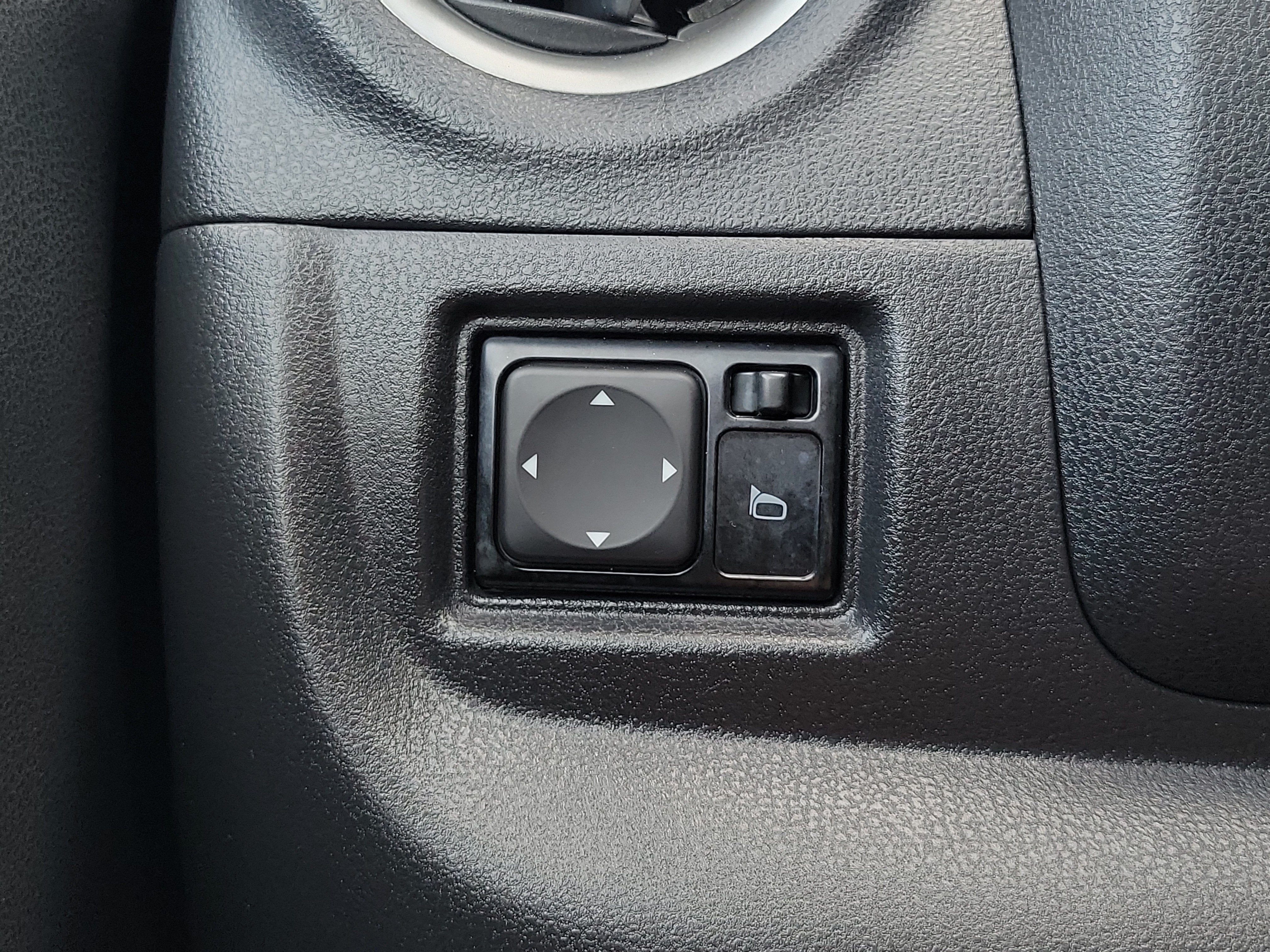 2016 Nissan Versa SL