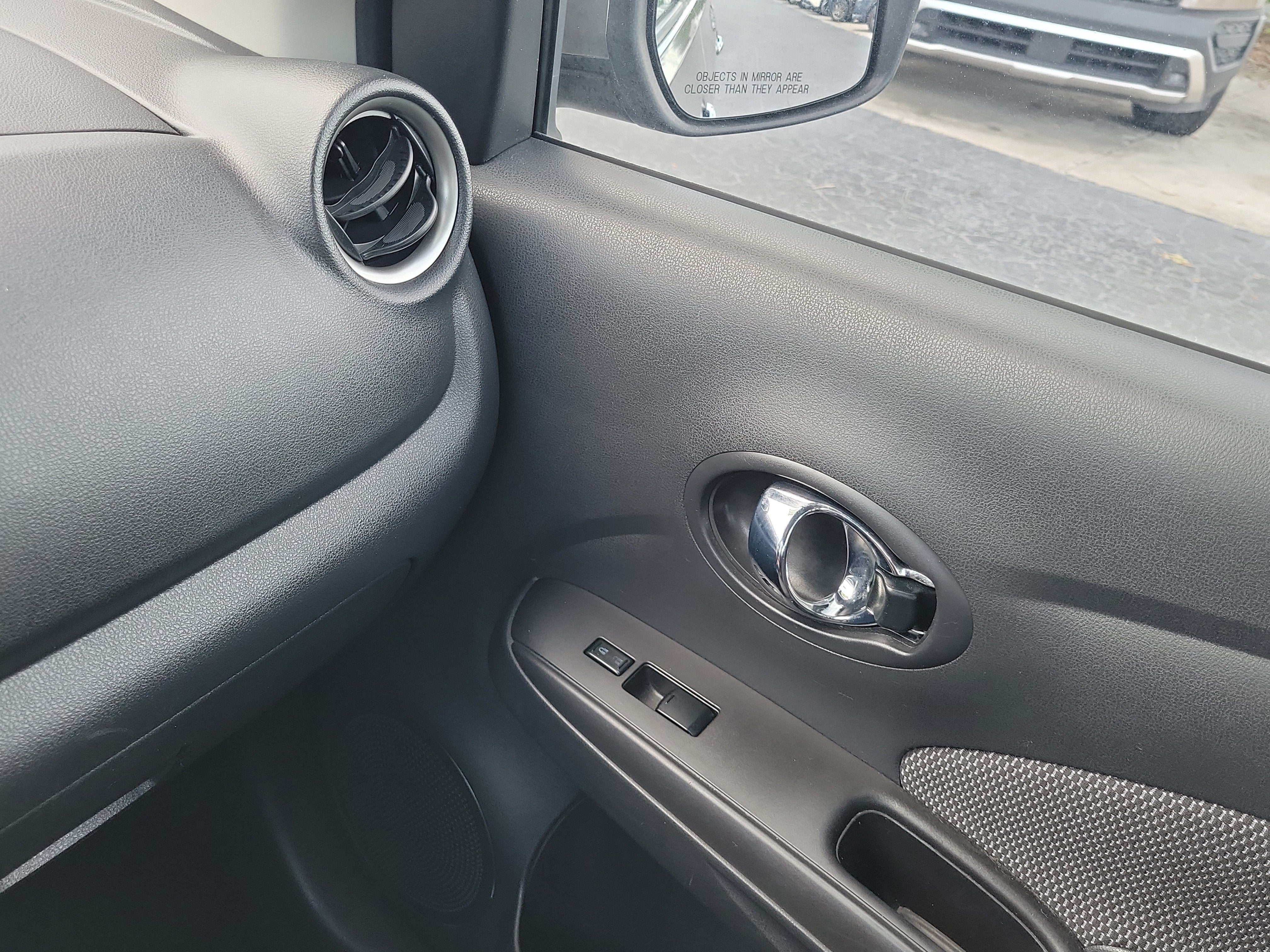 2016 Nissan Versa SL