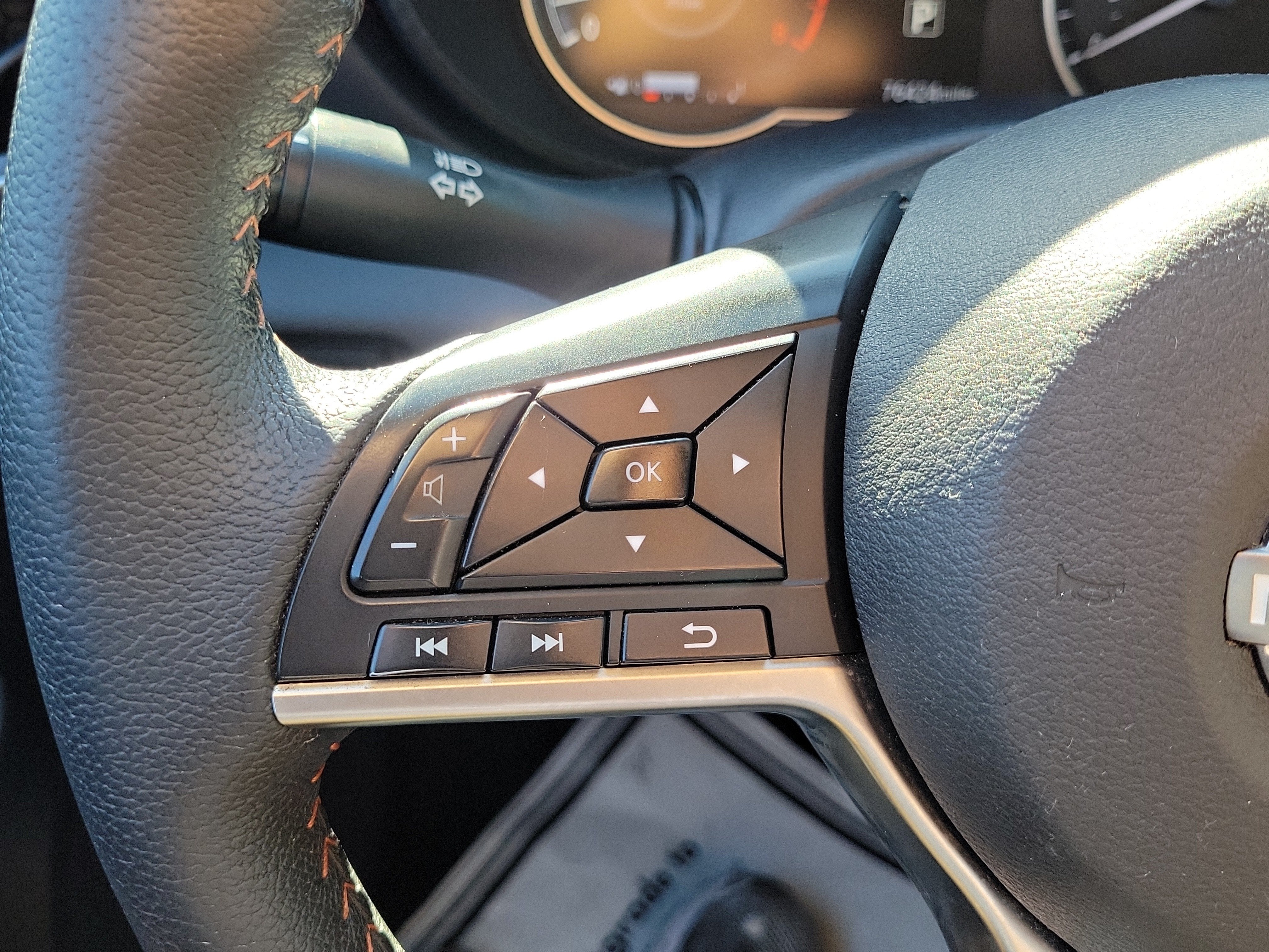 2024 Nissan Versa SR