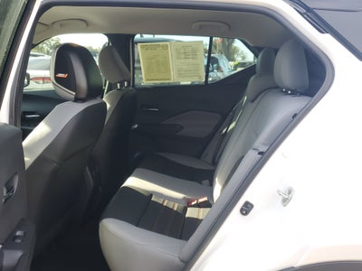 2022 Nissan Kicks SR