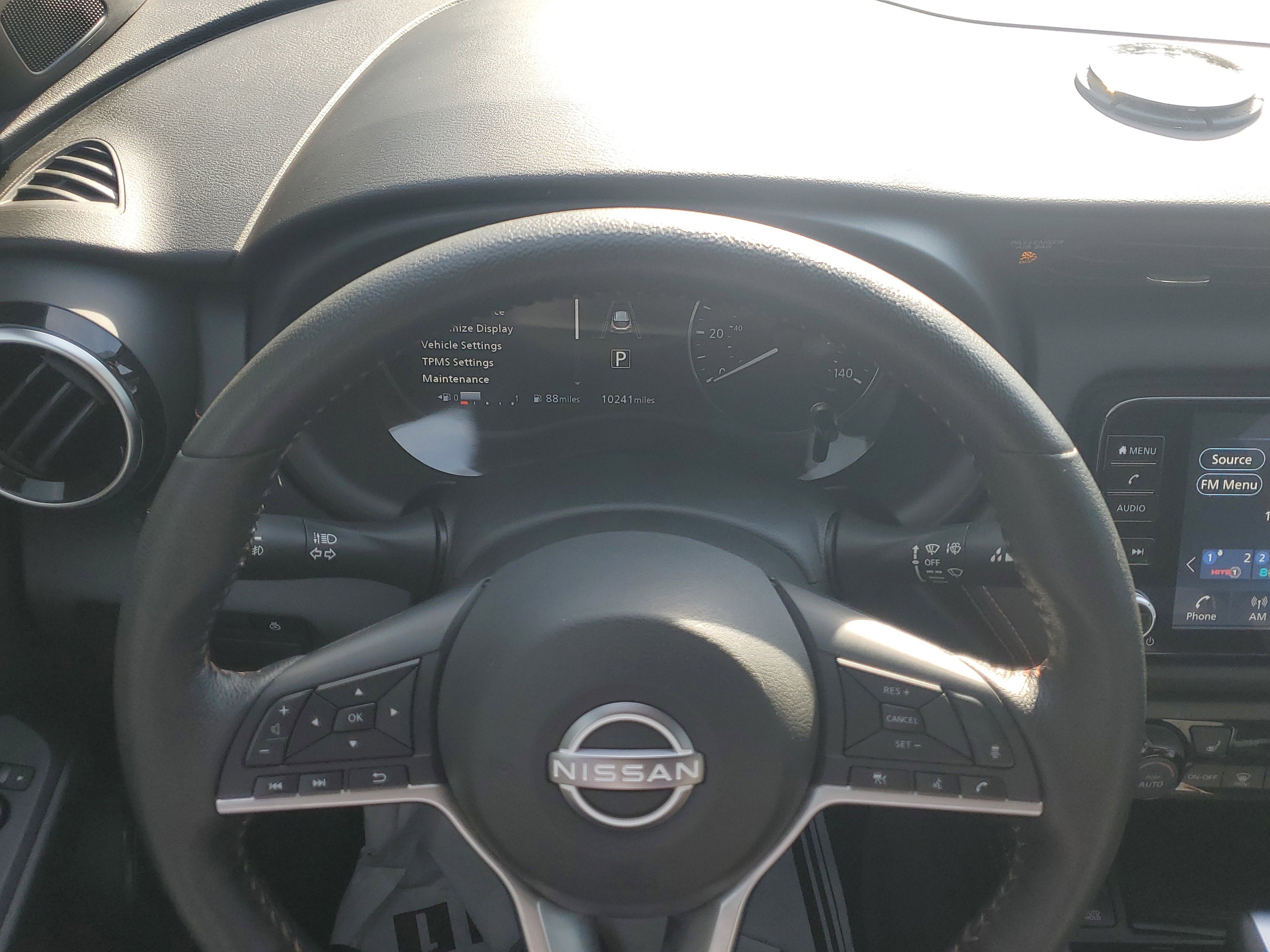 2022 Nissan Kicks SR