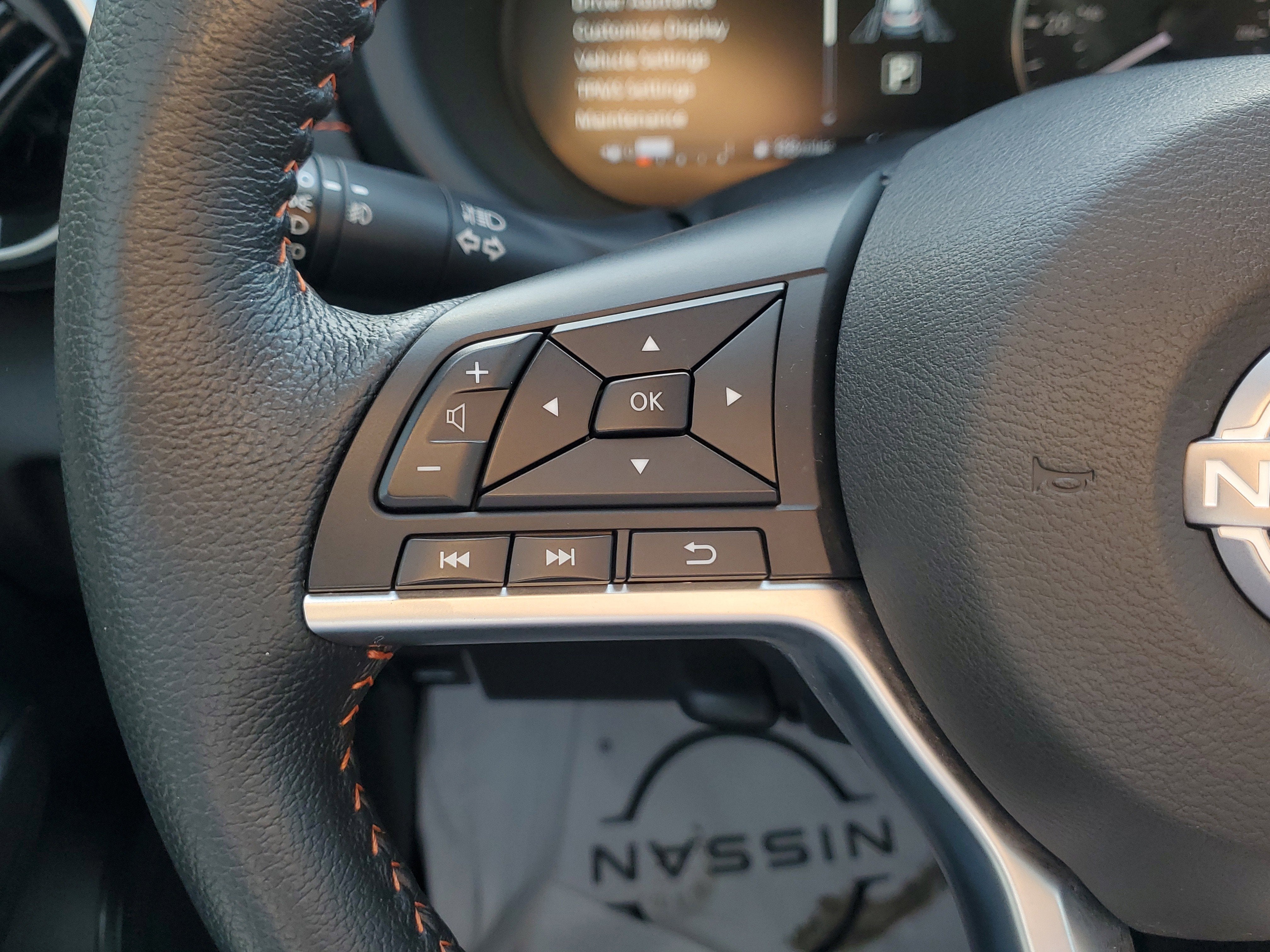 2022 Nissan Kicks SR