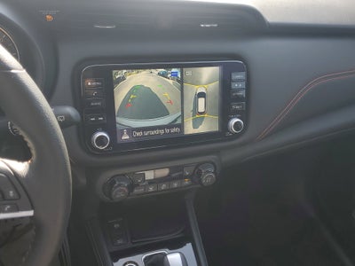 2022 Nissan Kicks SR