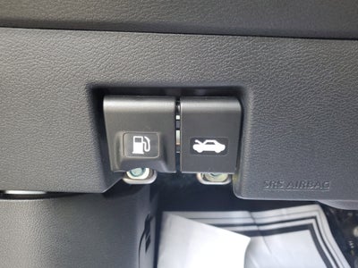 2022 Nissan Kicks SR