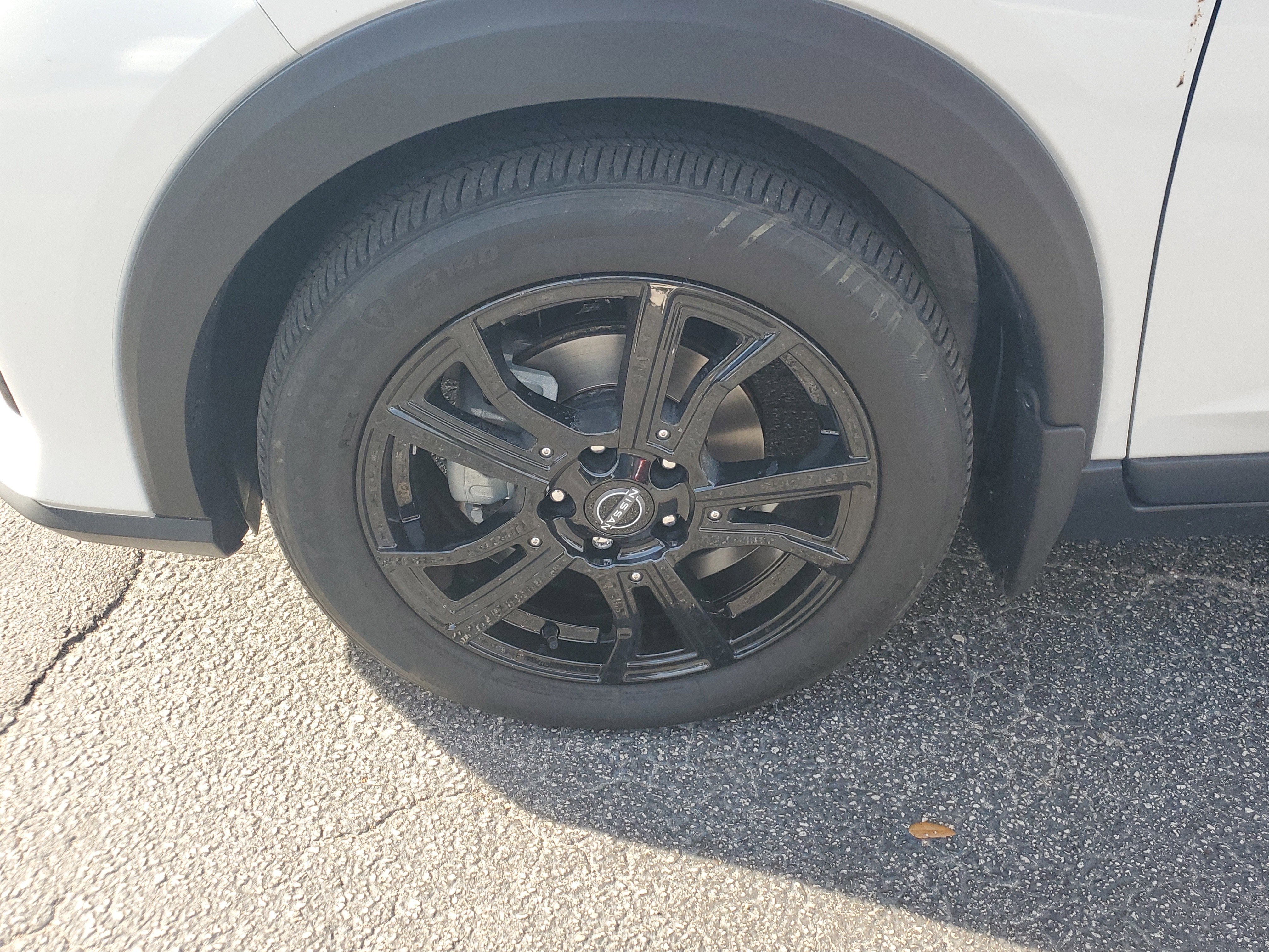 2022 Nissan Kicks SR