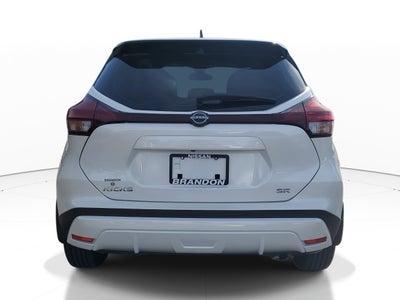 2022 Nissan Kicks SR