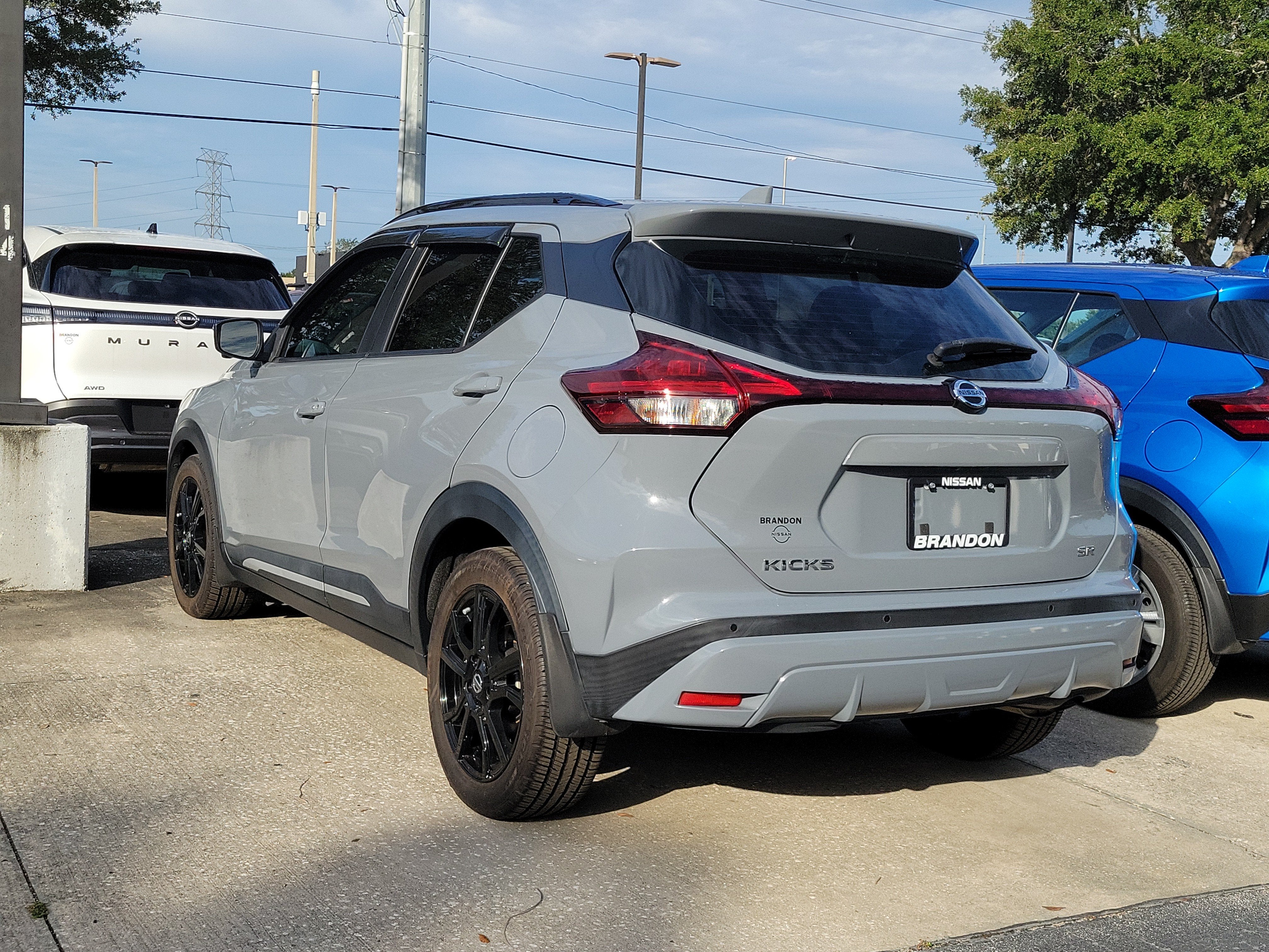 2021 Nissan Kicks SR