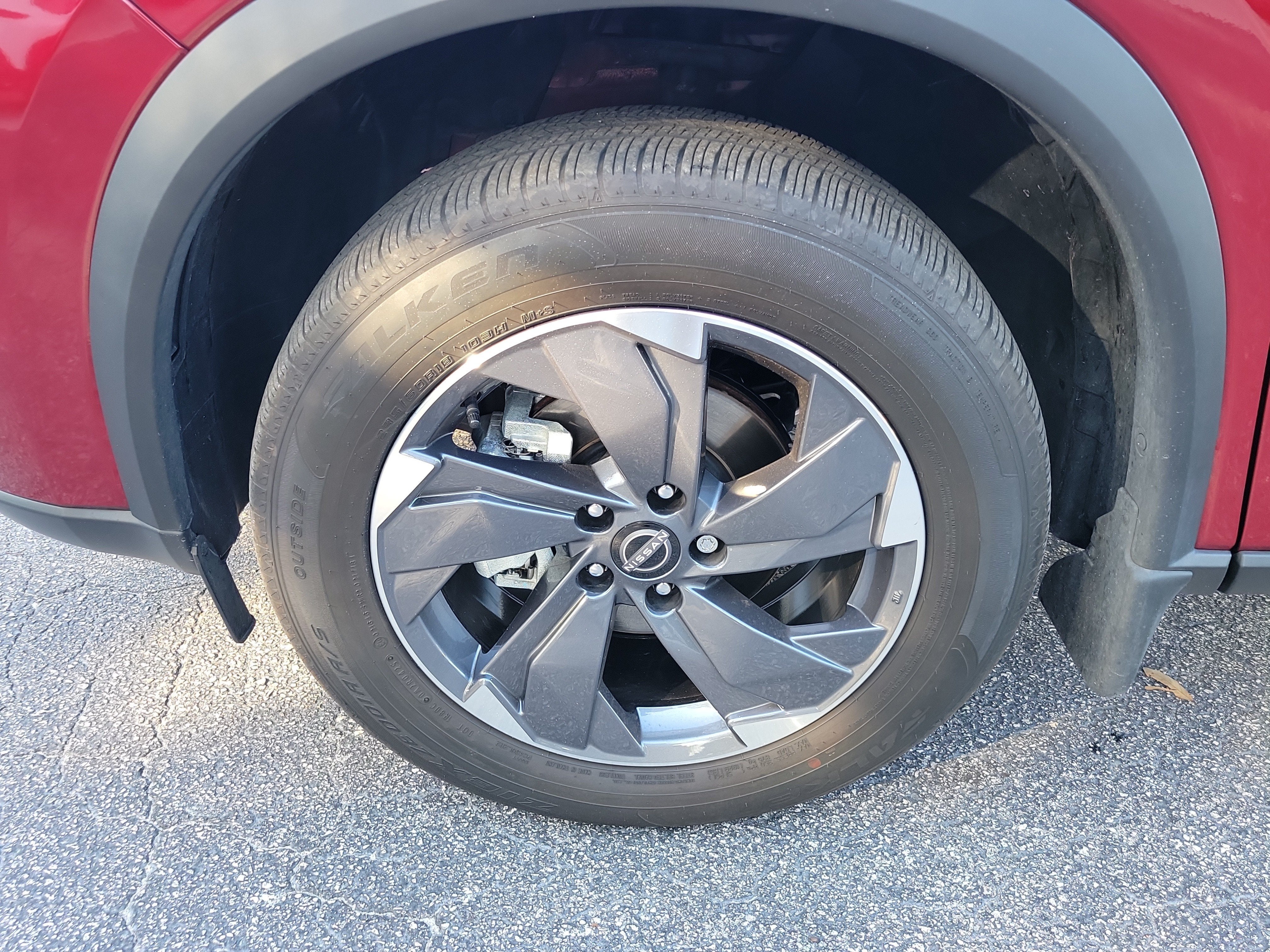 2025 Nissan Rogue SV