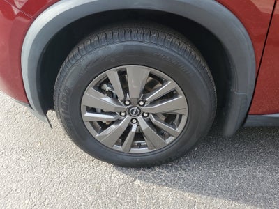 2022 Nissan Pathfinder SV