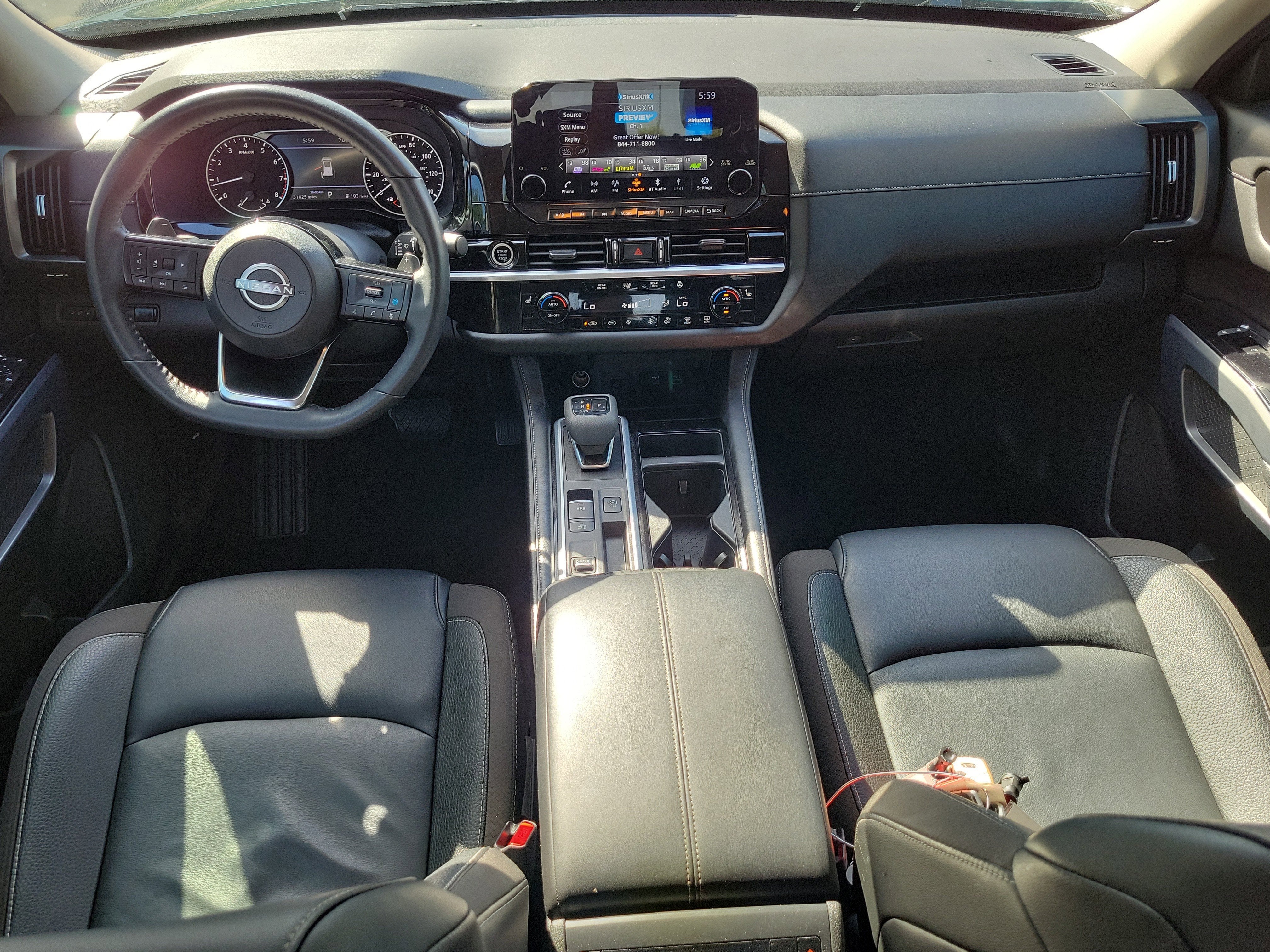 2023 Nissan Pathfinder SL