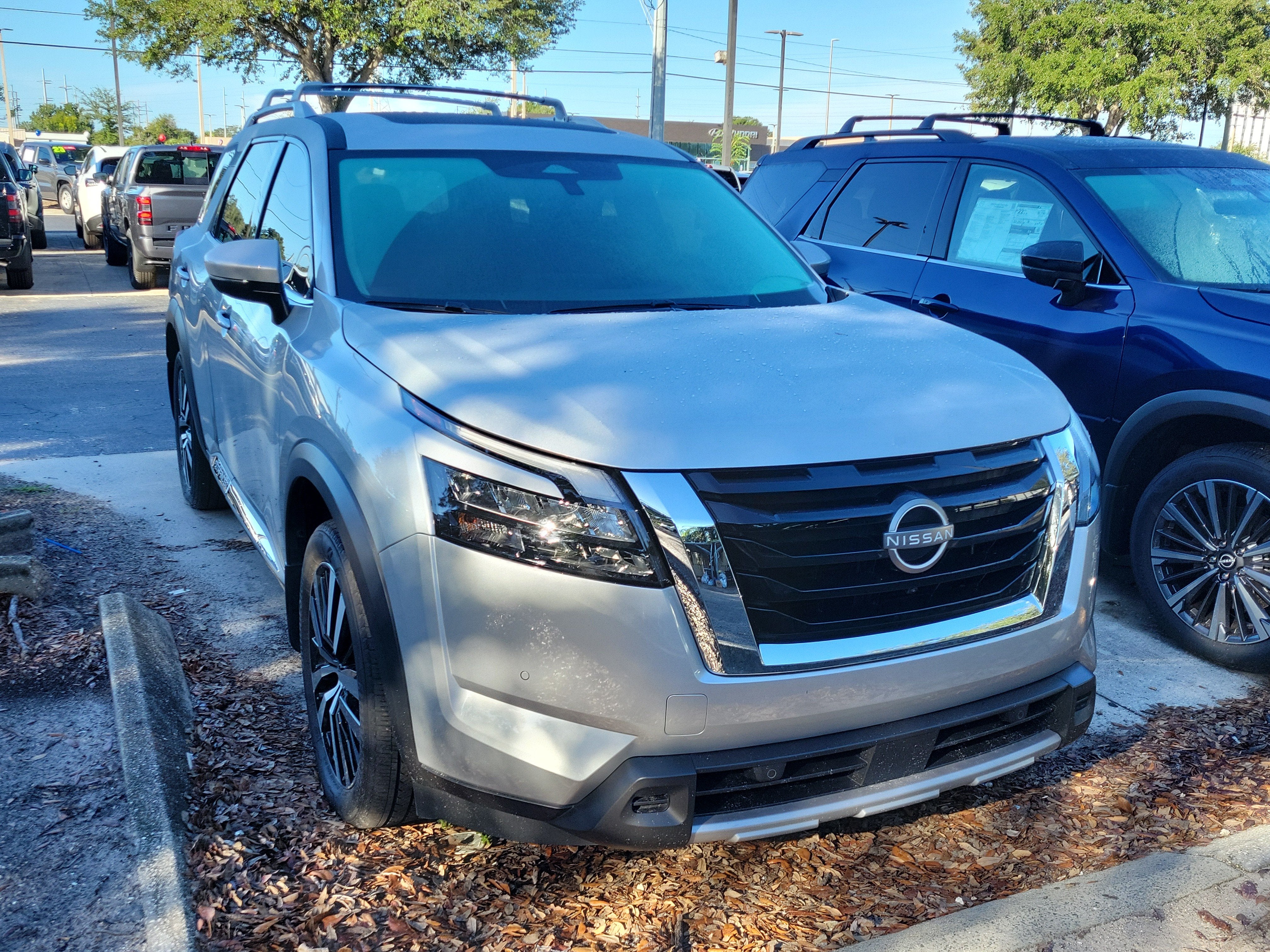 2025 Nissan Pathfinder Platinum