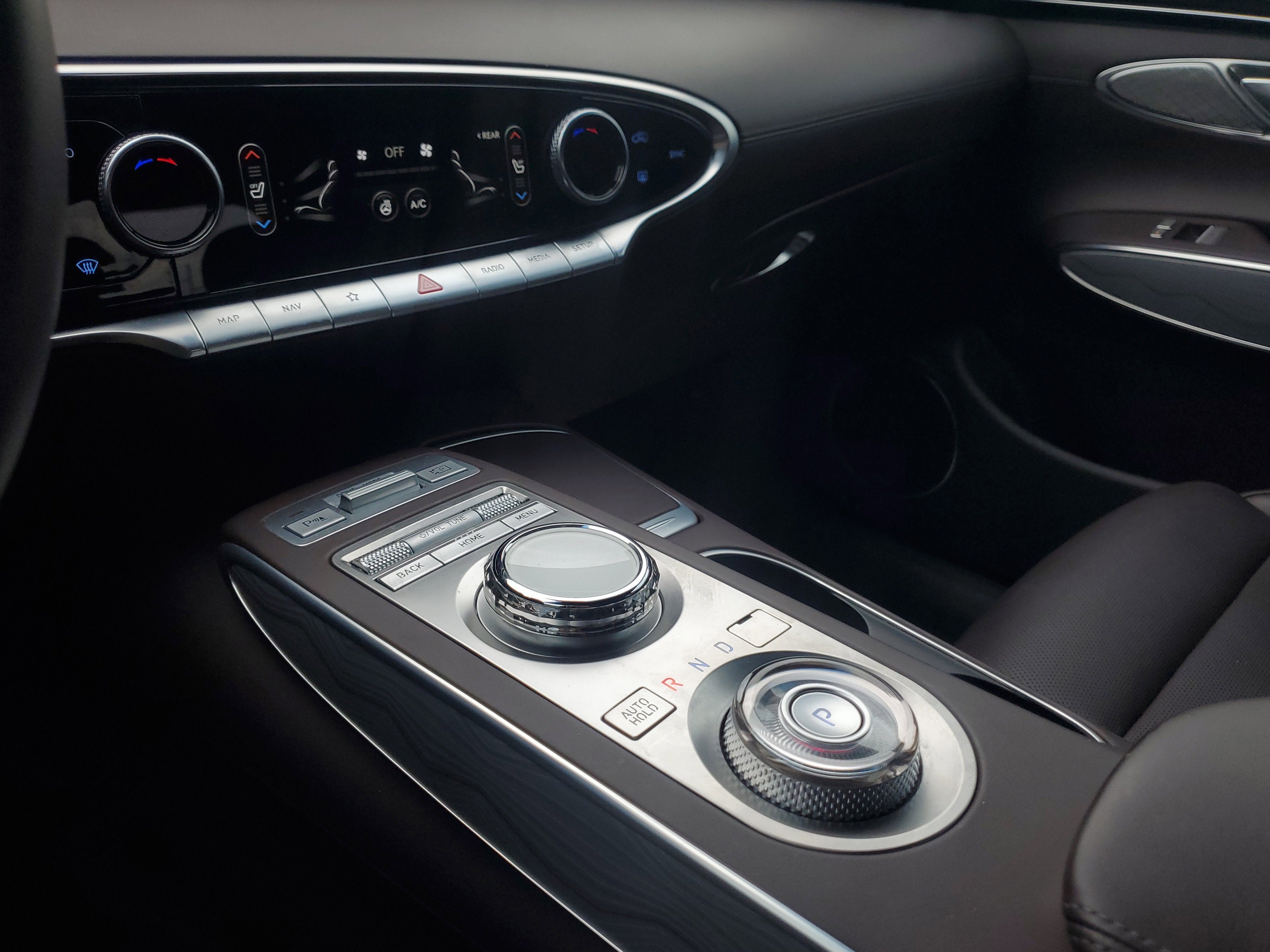 2023 Genesis GV70 2.5T