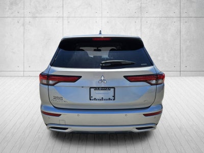 2023 Mitsubishi Outlander SE