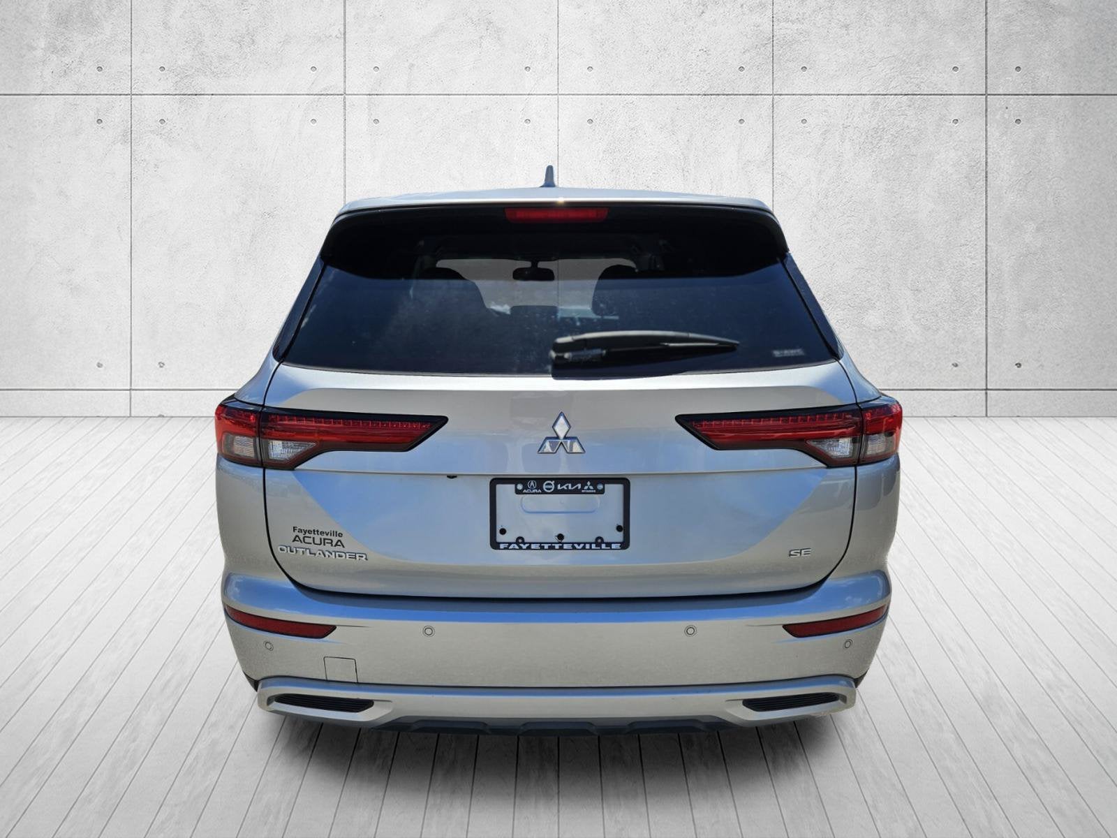 2023 Mitsubishi Outlander SE