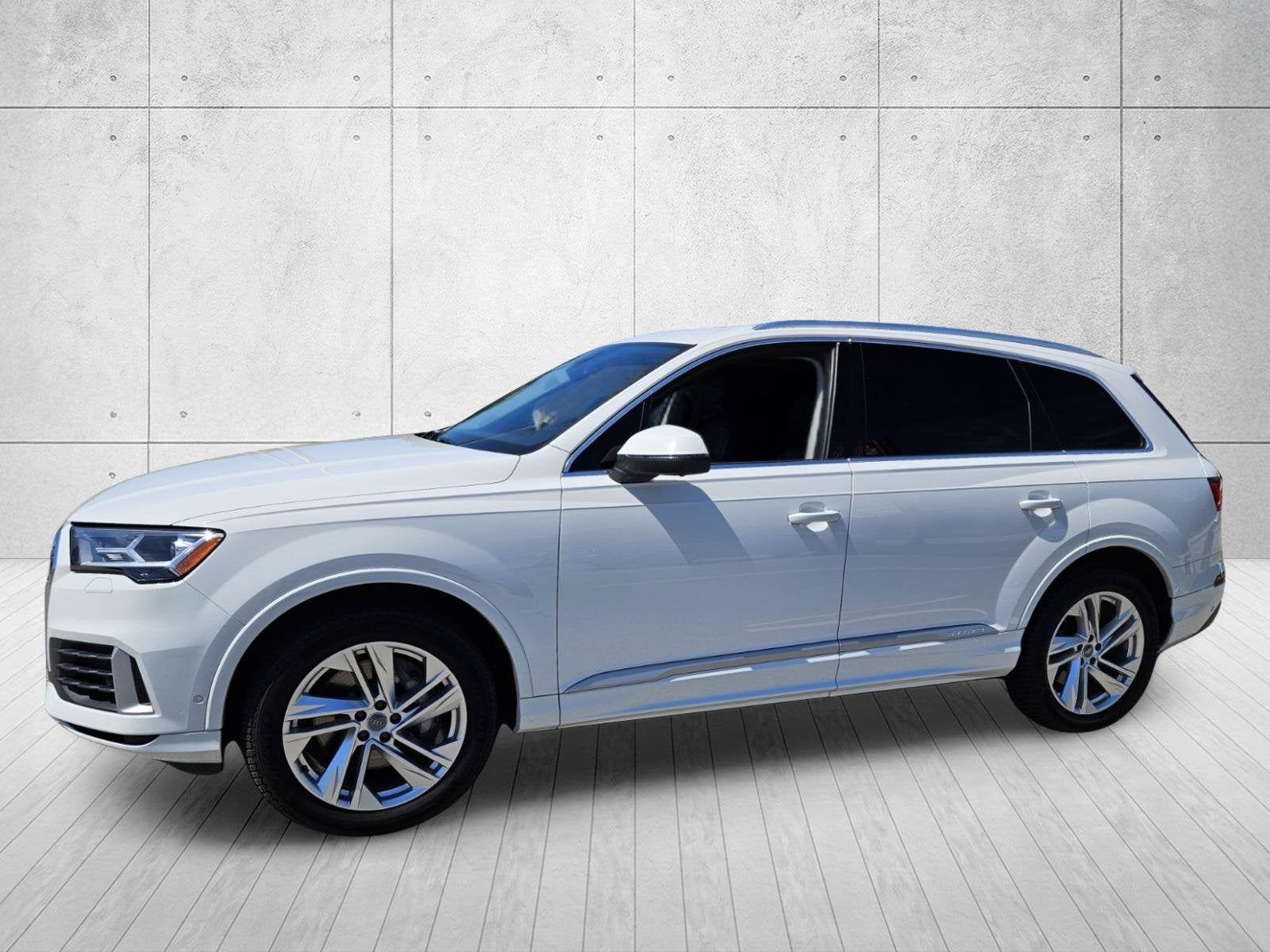 2020 Audi Q7 Premium Plus