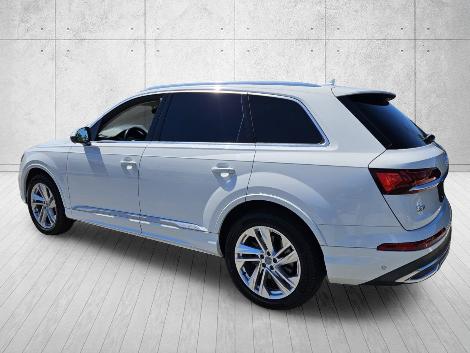 2020 Audi Q7 Premium Plus