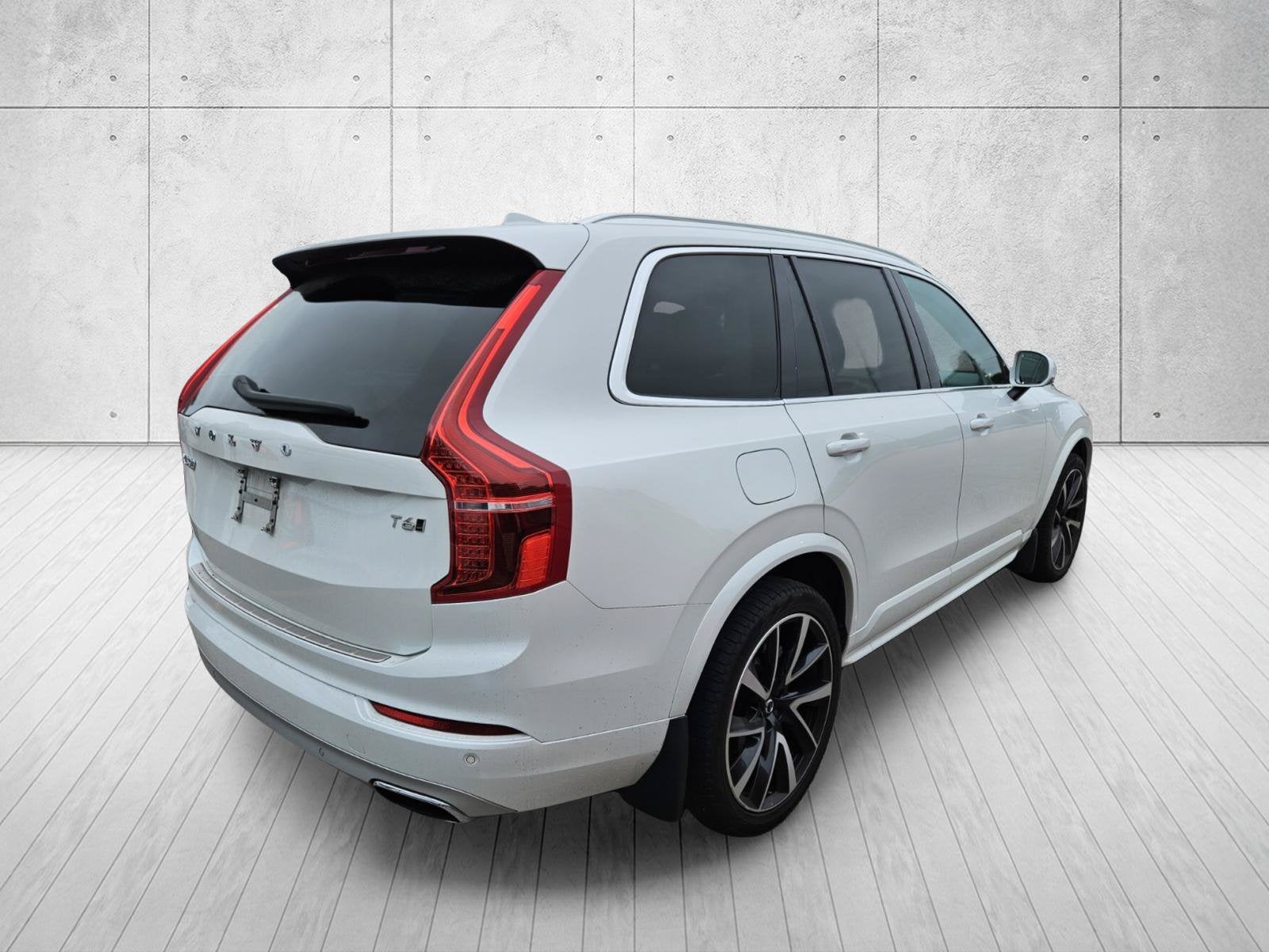 2021 Volvo XC90 Momentum