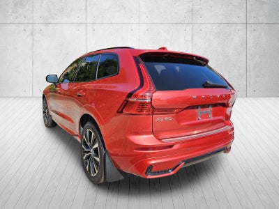 2023 Volvo XC60 Plus Dark Theme