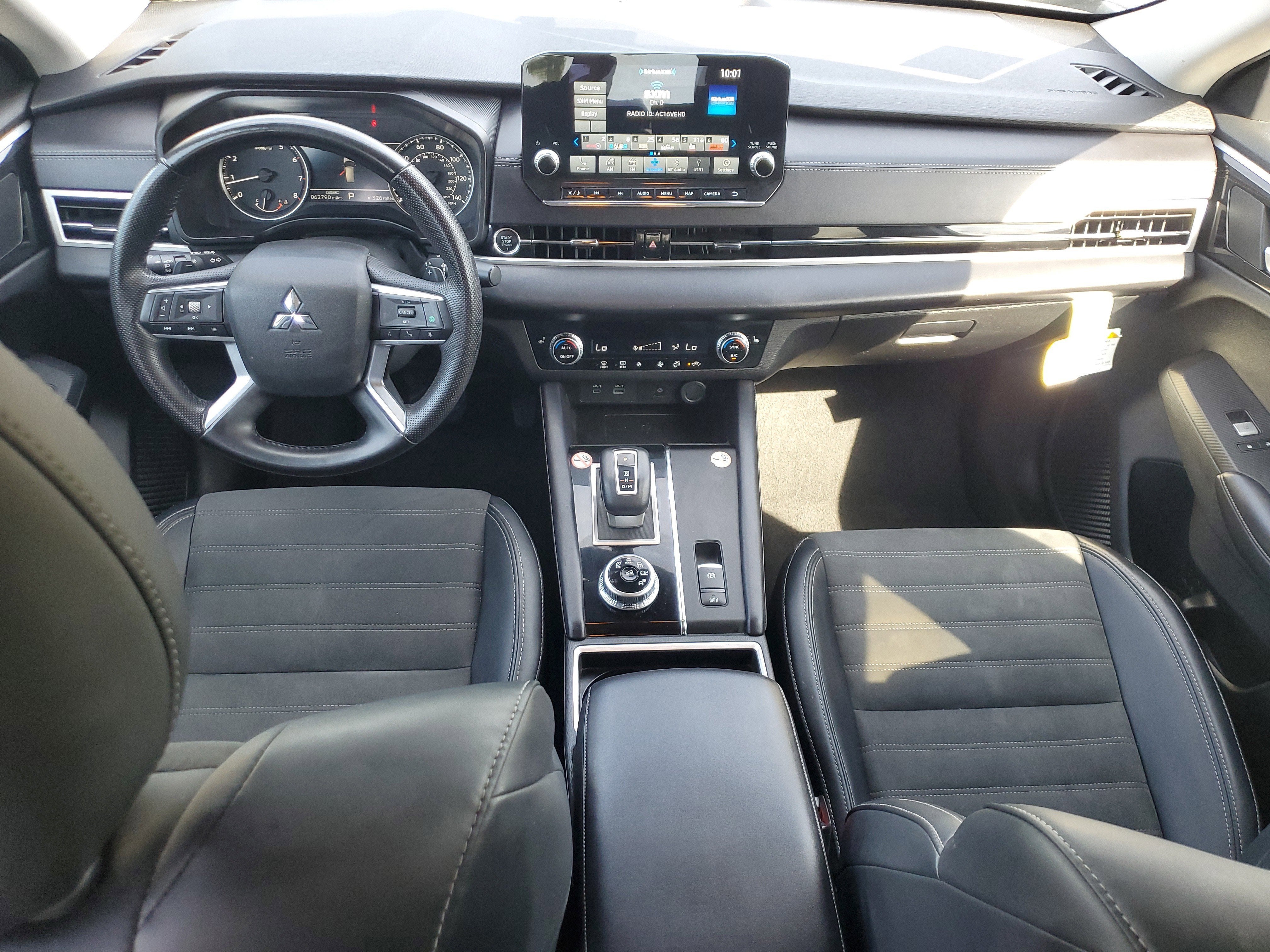 2024 Mitsubishi Outlander SE