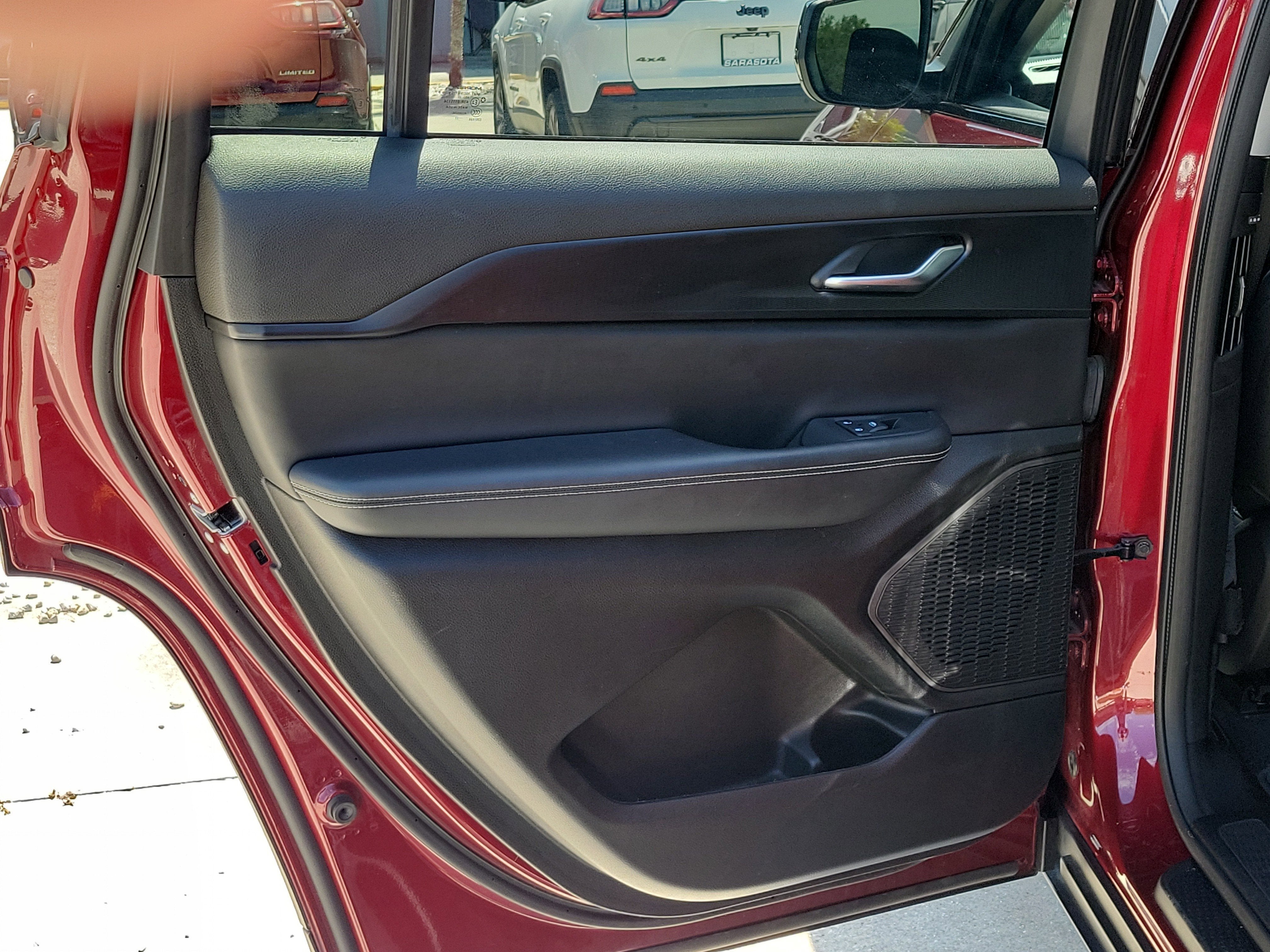 2023 Jeep Grand Cherokee L Laredo