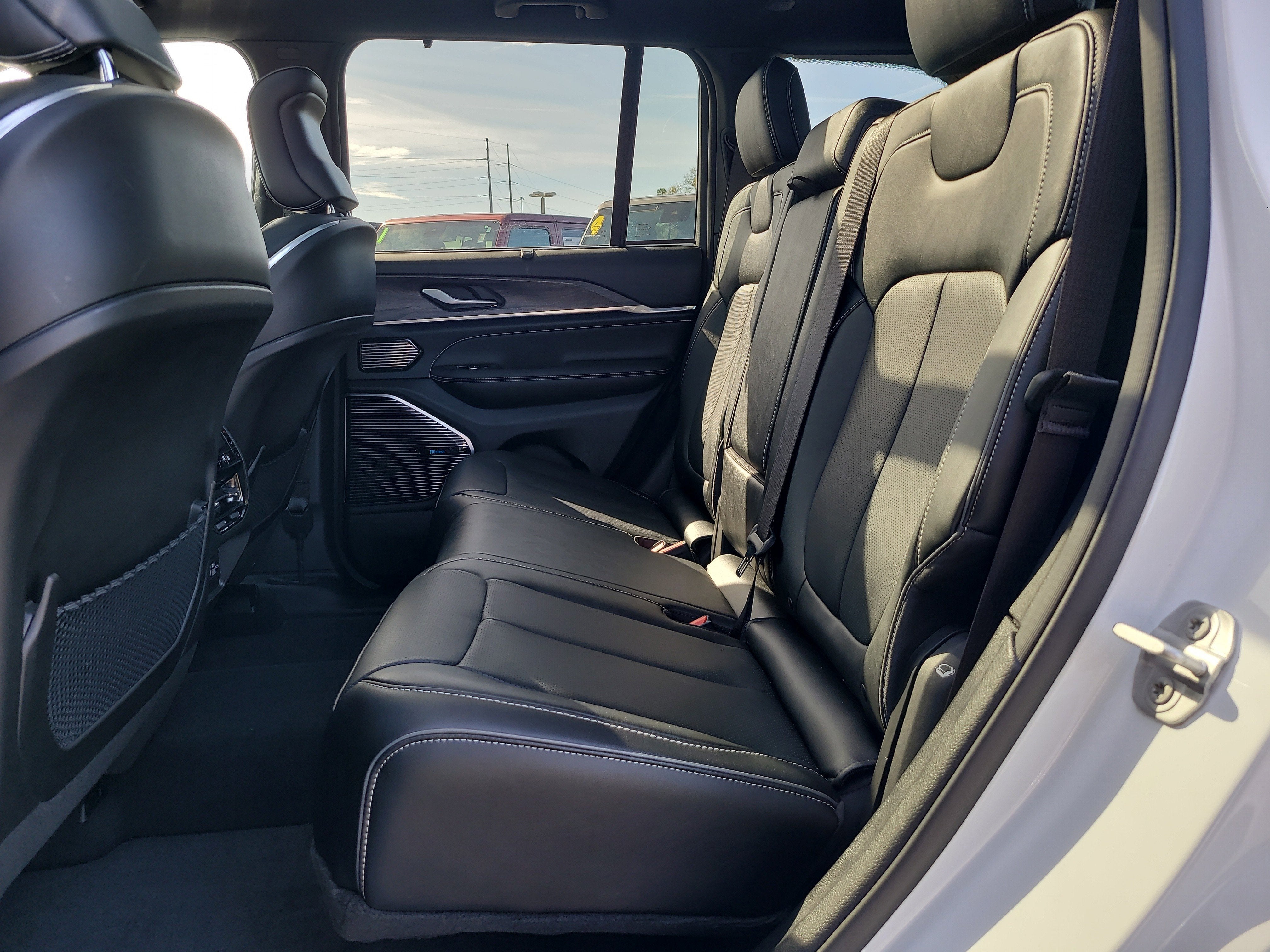 2023 Jeep Grand Cherokee 4xe Overland