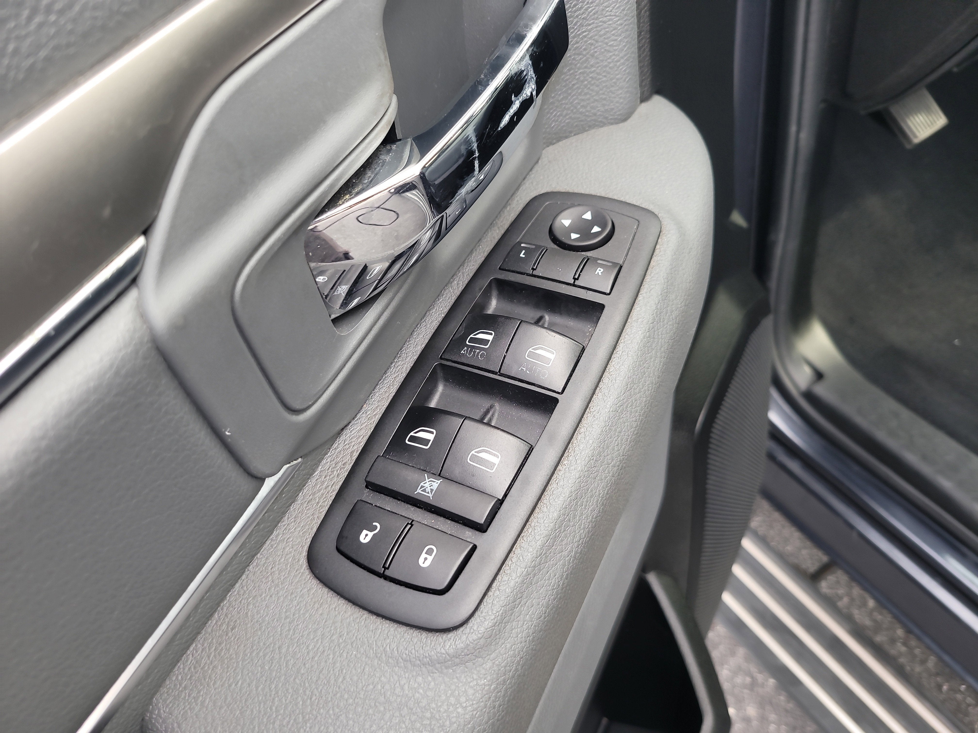 2020 RAM 1500 Classic SLT