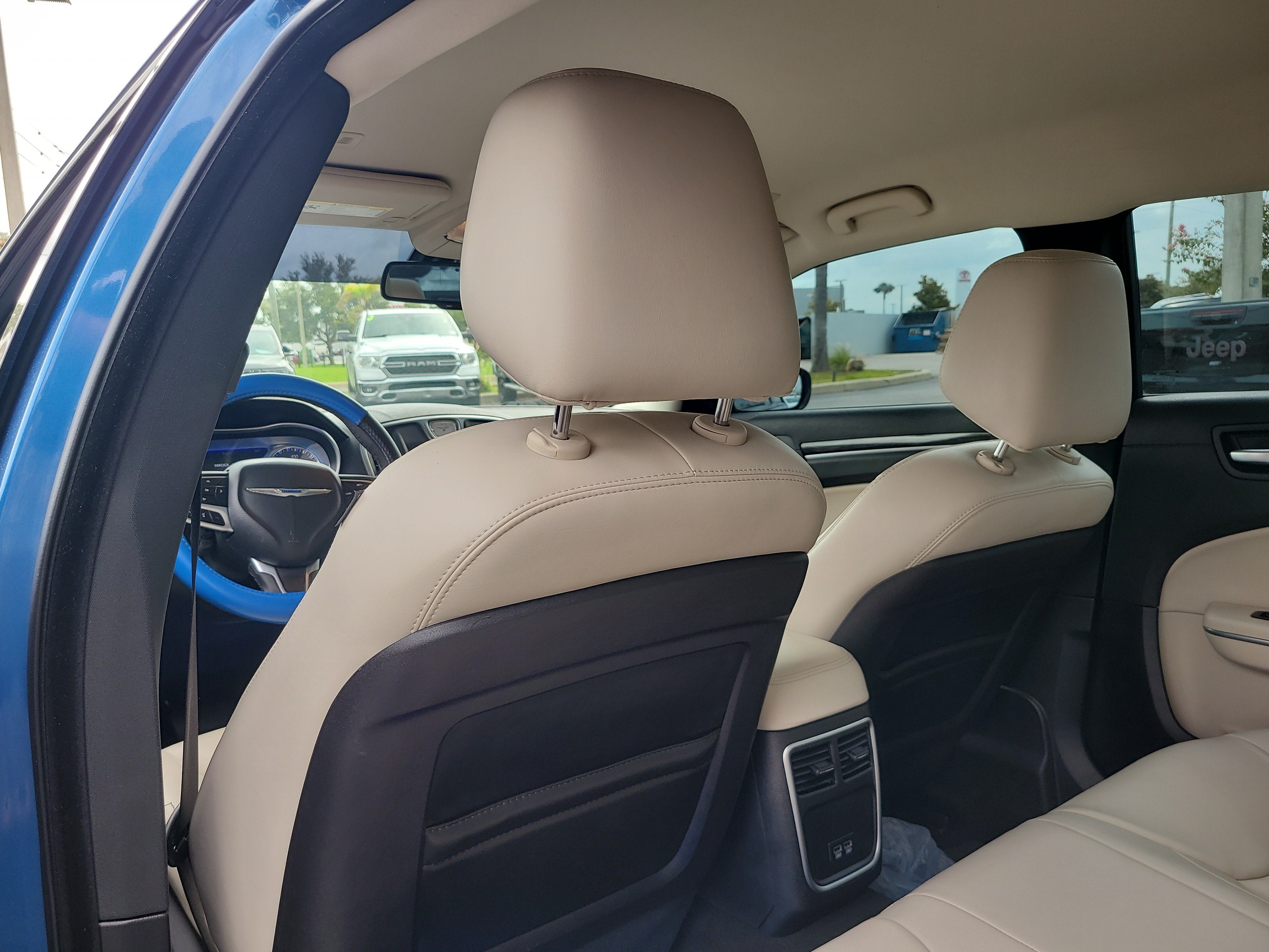 2022 Chrysler 300 Touring L