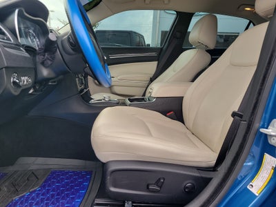 2022 Chrysler 300 Touring L