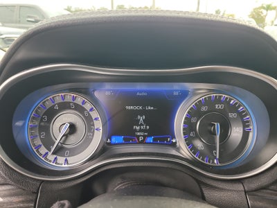 2022 Chrysler 300 Touring L