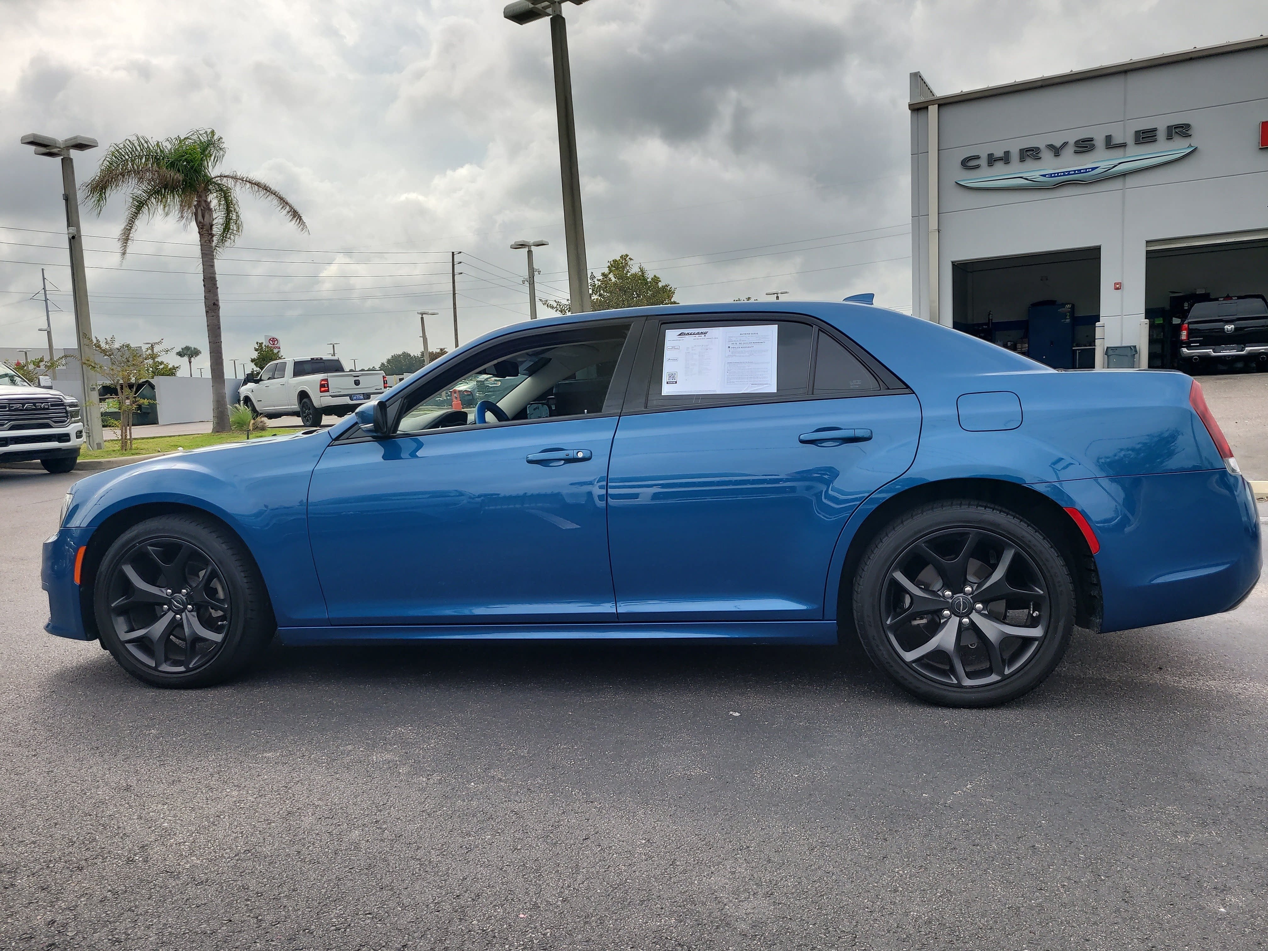 2022 Chrysler 300 Touring L